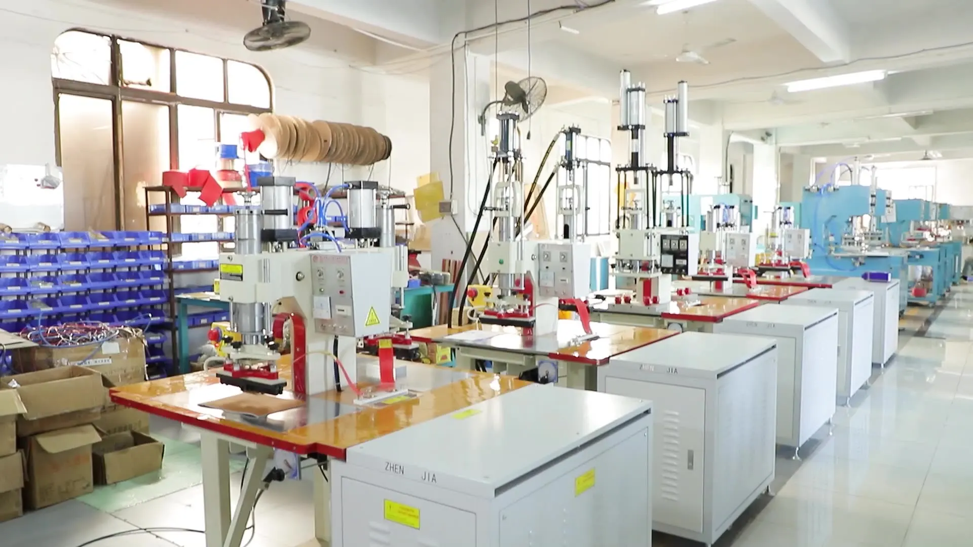 Pvc Tpu Pu Plastic Fabric Leather Embossing Double Head High Frequency Welding Machine