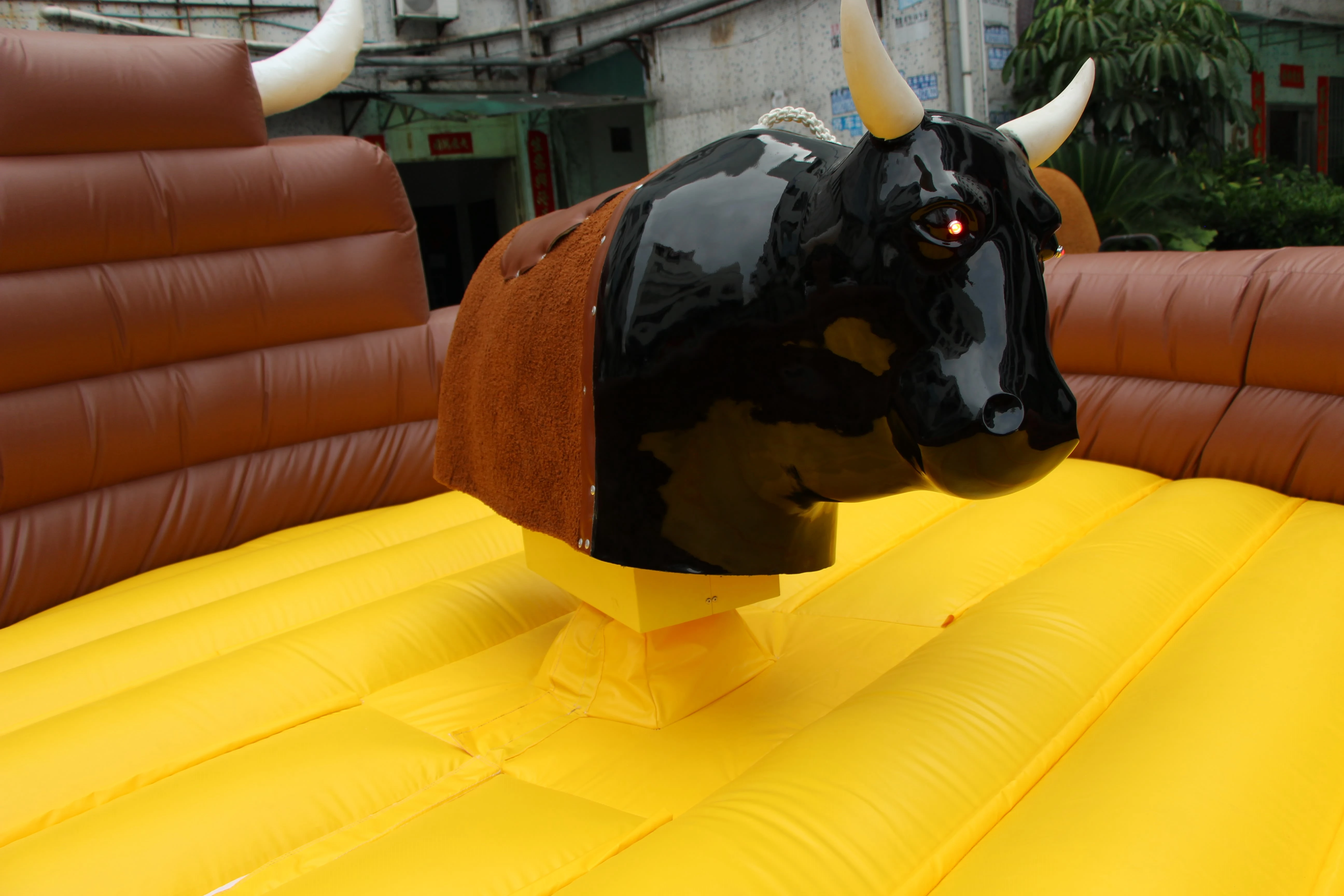 High quality professional adults inflatable mechanical bull inflatable bull