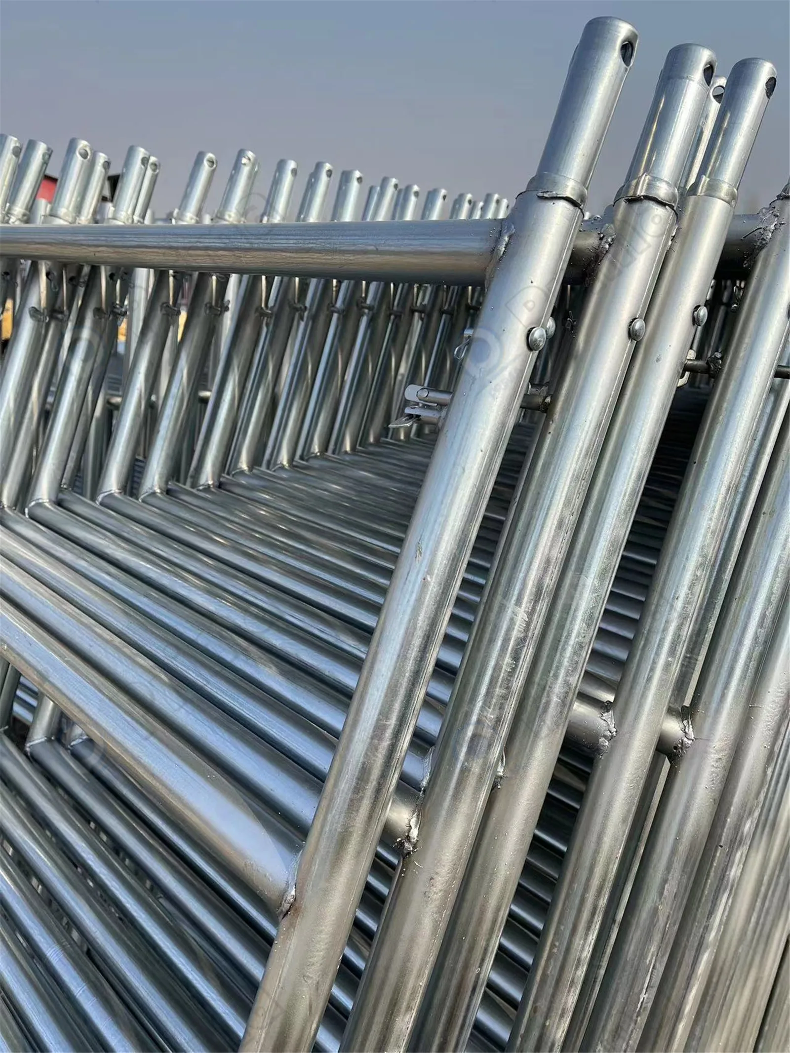 Scaffold aluminium mobile easy with wheels aluminium scaffolding set with telescopic ladder on each side