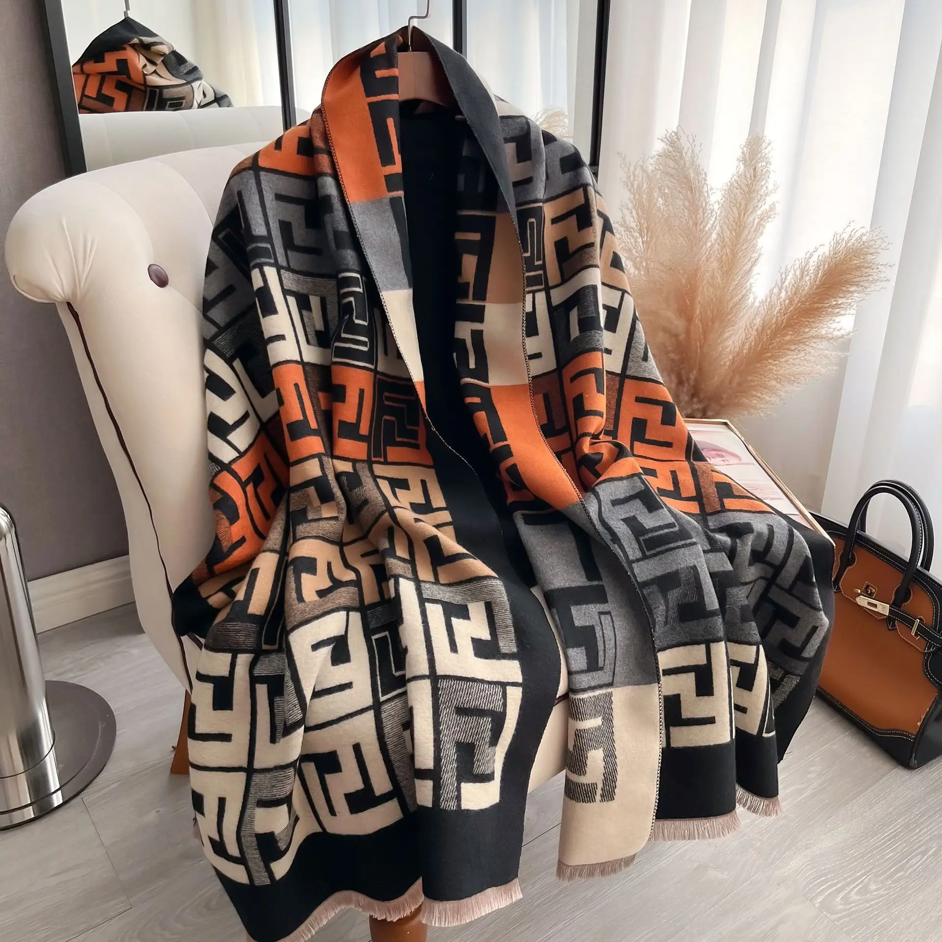 New Euro Striped Double Side Pattern Scarf for Women Thick Winter Cashmere Scarf Shawls Custom Design Warm Pashmina Blanket Caps