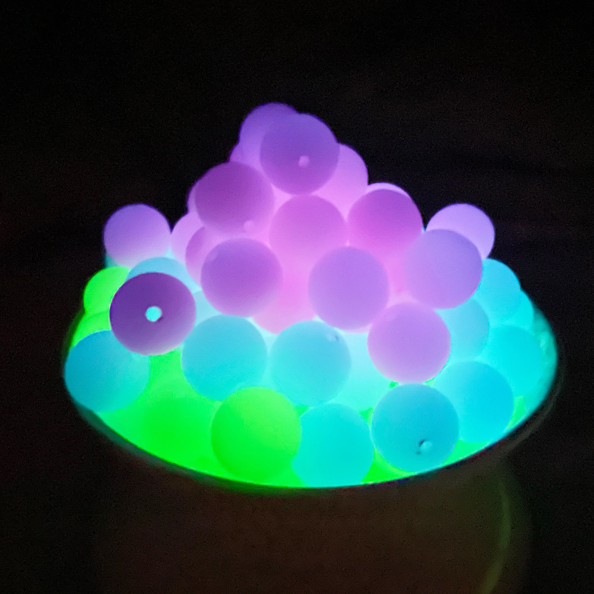 Noctilucent Glowing Ball Beads Night Luminous Glow In The Dark Beads 15mm Food Grade Silicone Beads Bulk
