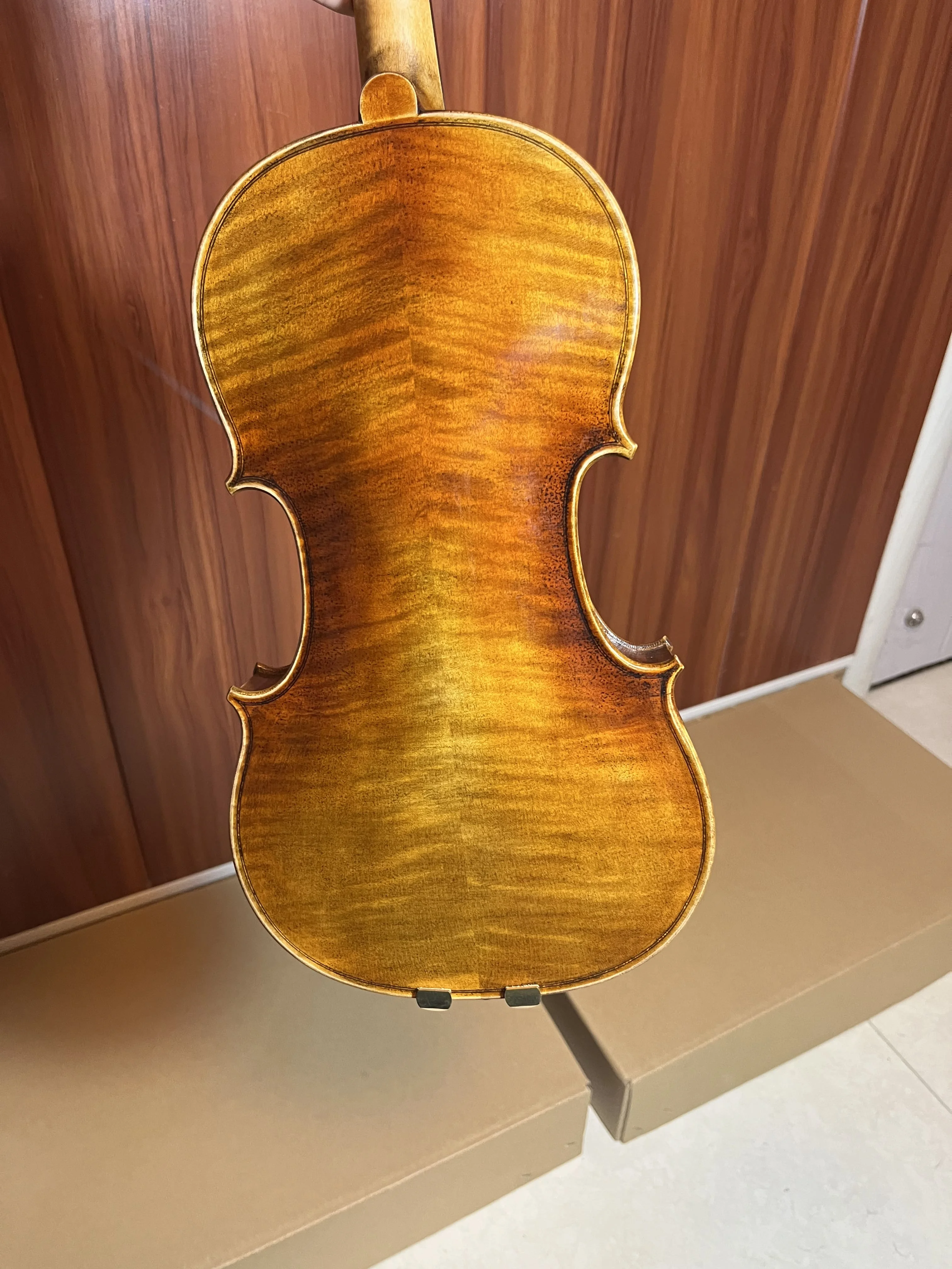 SurpassMusica натуральный цвет 4/4 3/4 1/2 Скрипки ручной работы равномерный пылающий Блестящий лак Натуральный Цвет однотонный Еловый топ с кленовой спинкой