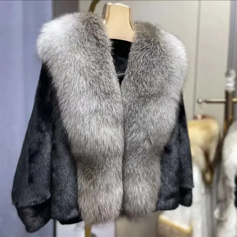 Женская зимняя шуба из меха лисы