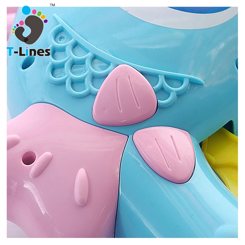 Outdoor toy inertial handheld cartoon big eye fish bubble gun