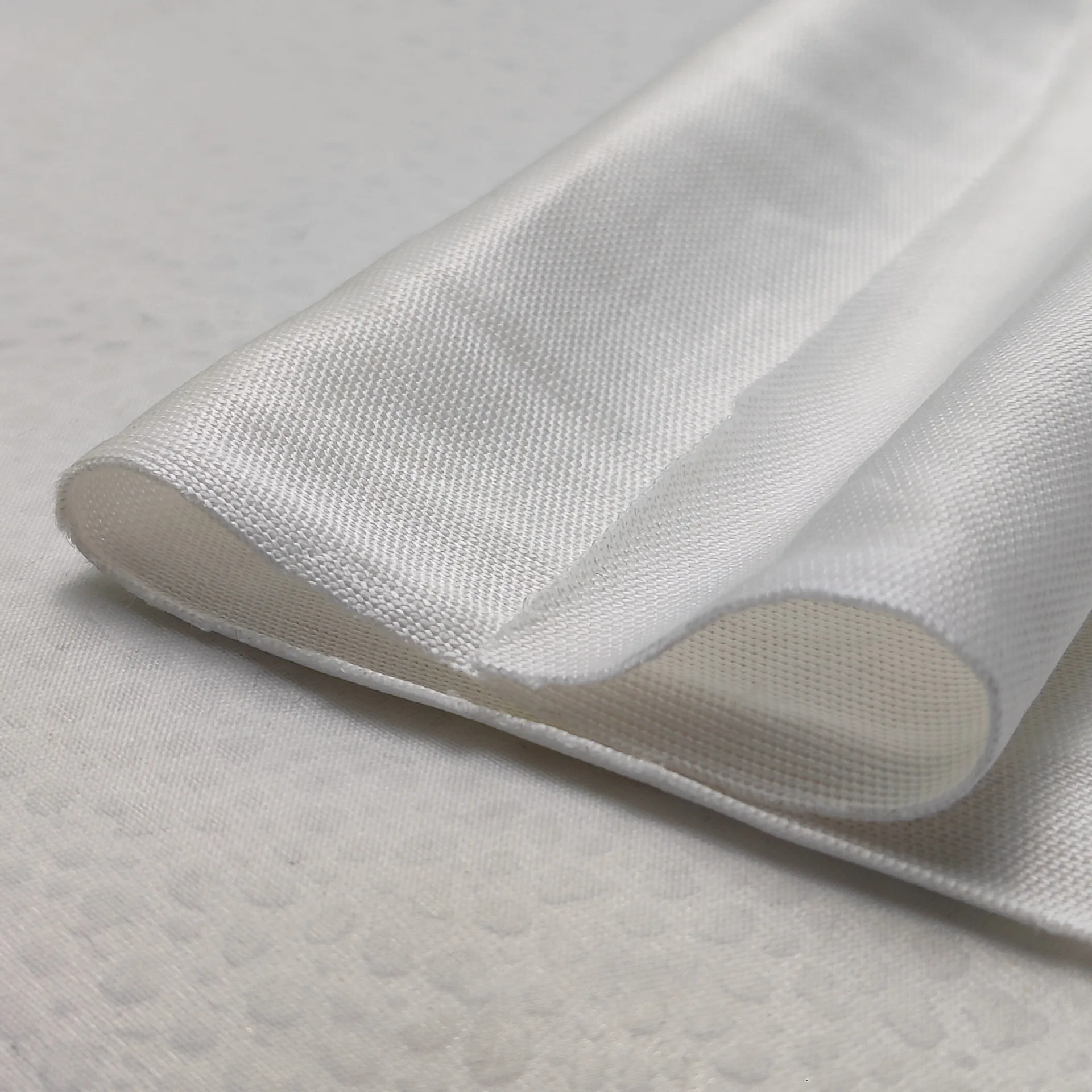 Waterproof Uhmwpe Fabric 260Gsm Heavy Duty Tear Resistant Material Outdoor Gear Tactical Applications