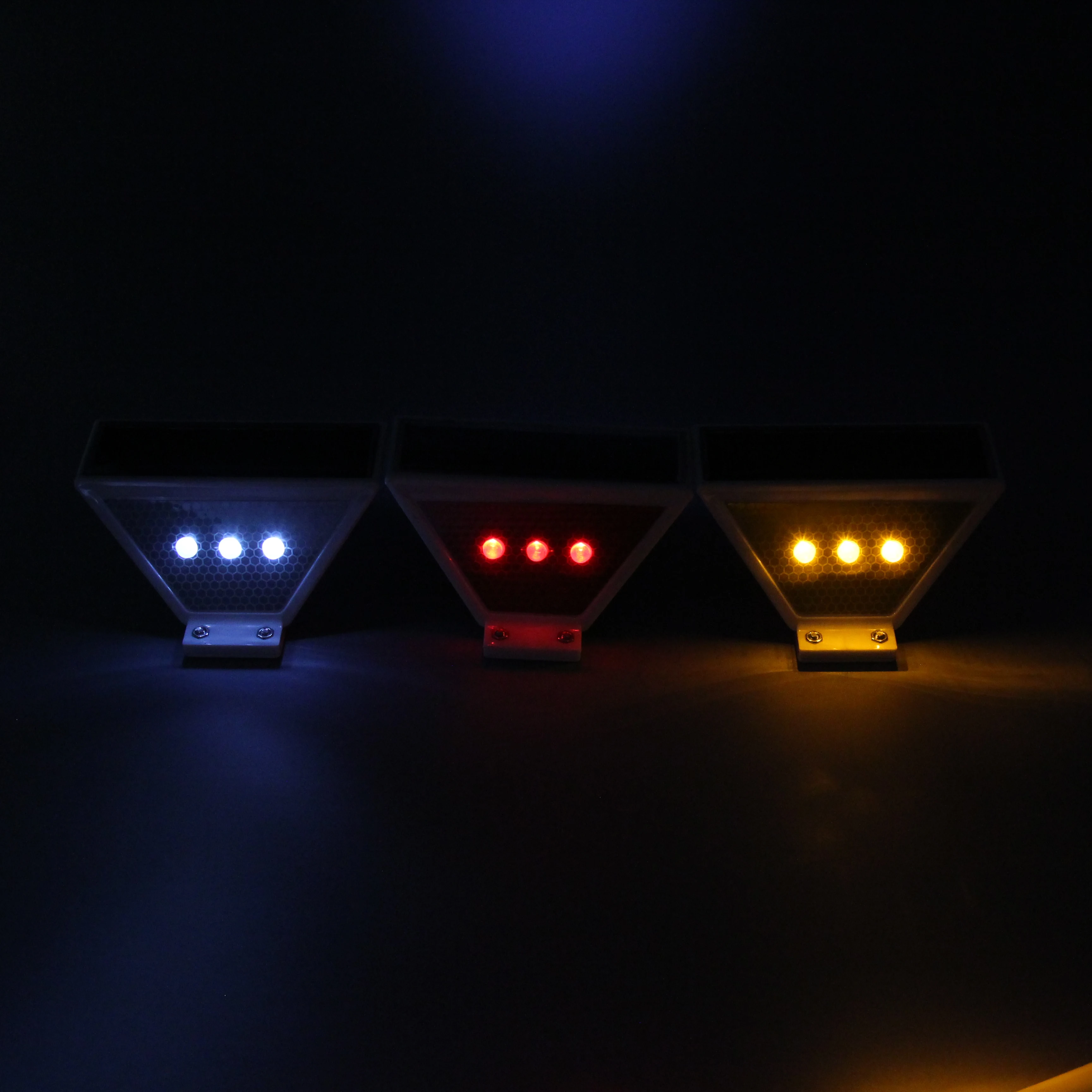 Solar Power Delineator Reflector Safety Guardrail, Highway Floodlight Traffic Warning Sign - ensuring safety on the road