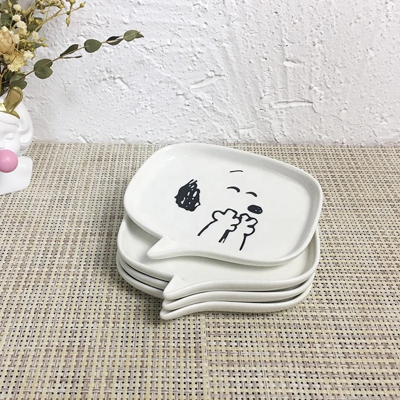 Hot Selling White Porcelain Dessert Plate Ceramic Cartoon Applique Cake Dish Biscuit Dish