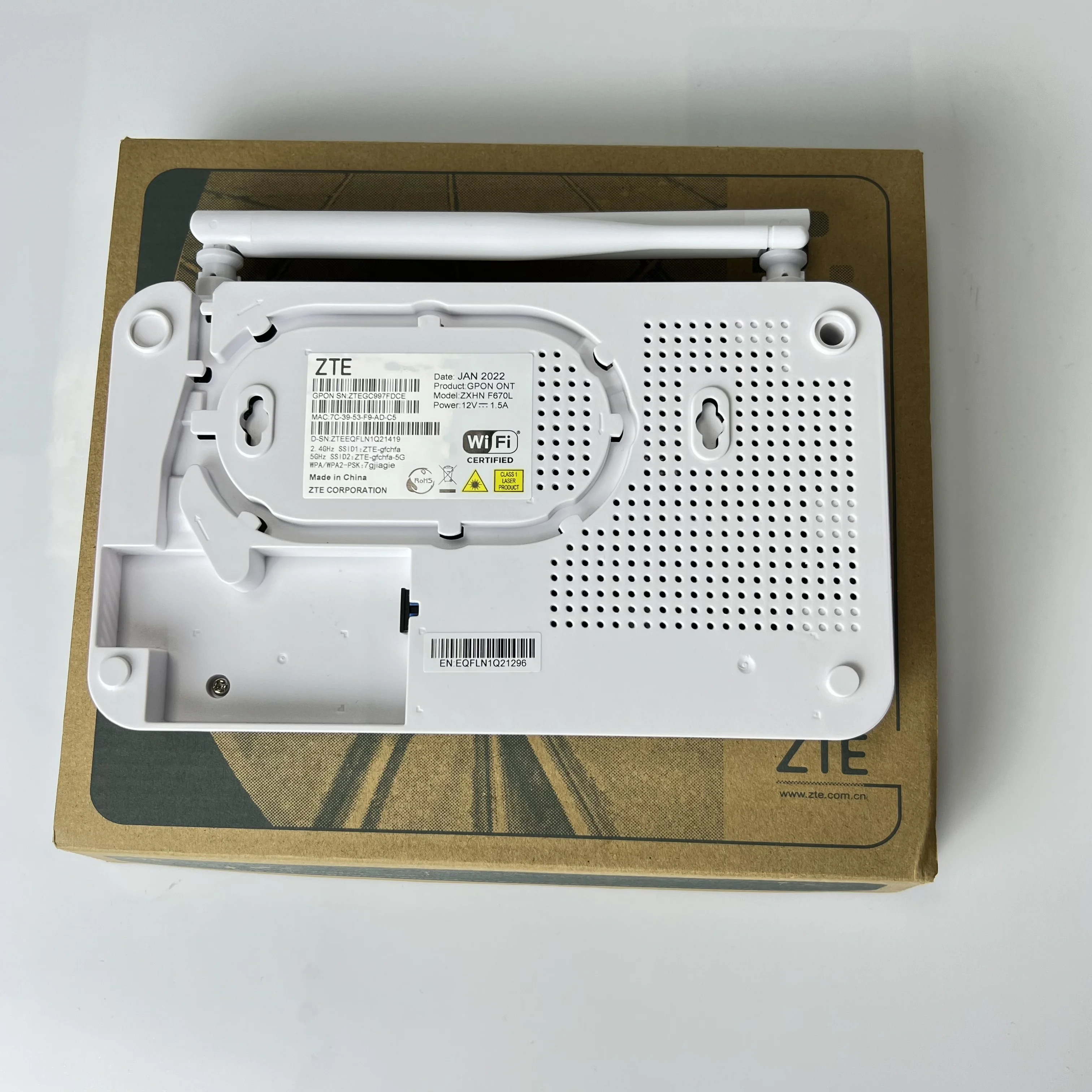 Высококачественный F670L Fttx 2 4G + 5G Wifi оригинальный Gpon Onu 4Ge 1 горшок