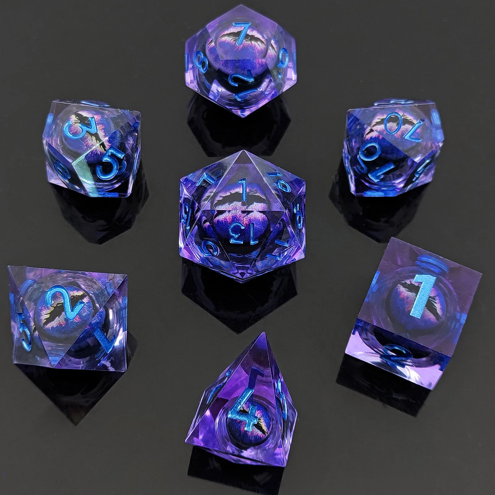 Wholesale DND  Liquid Core Resin Dice  7pcs  Rolling RPG Dungeon Board Game Dice Set  Glitter Sharpen Edges DND Dice