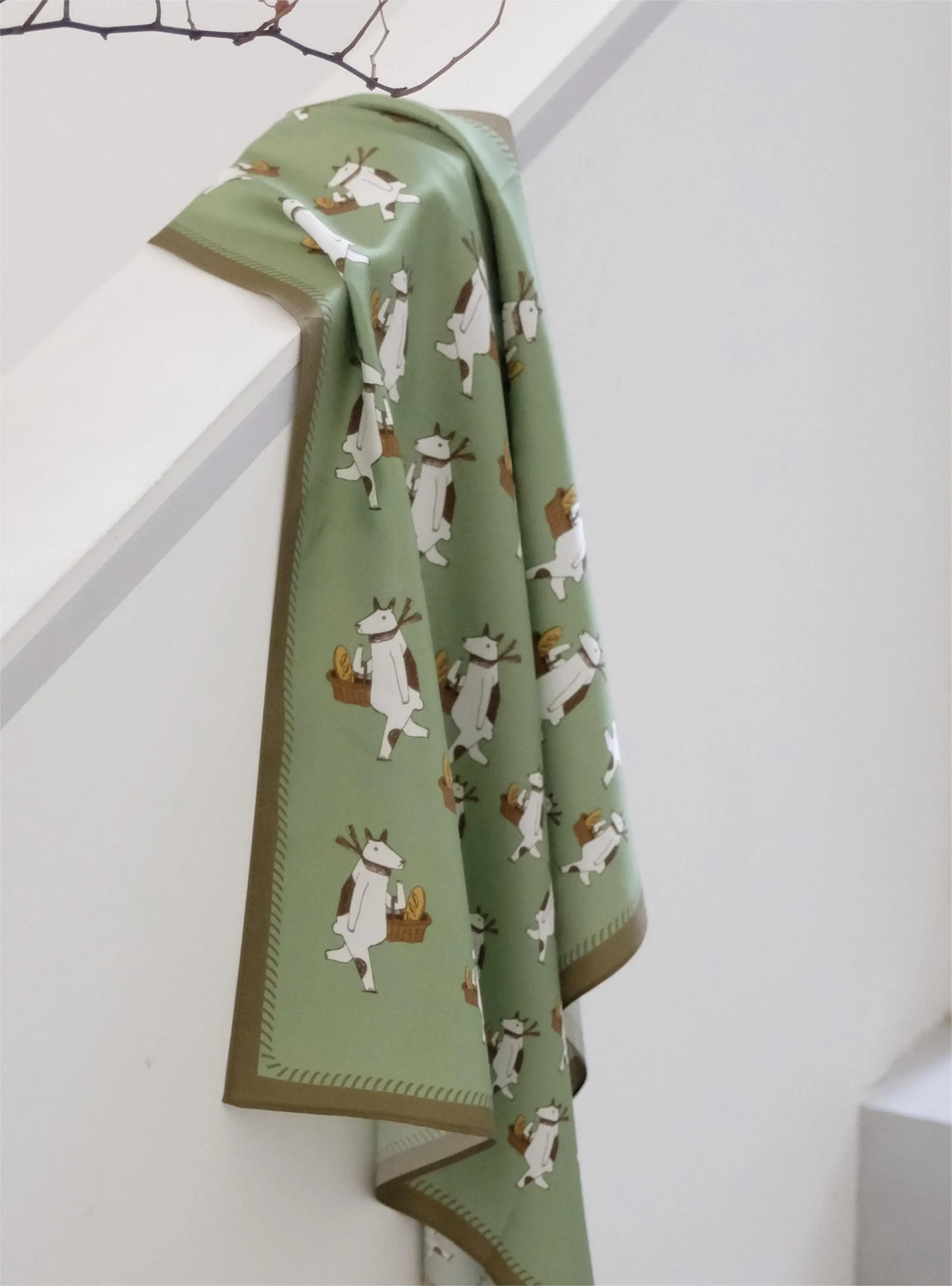 2024 silkscarf  fashion new Vintage cashew 65x65 square satin scarf printing silk scarf