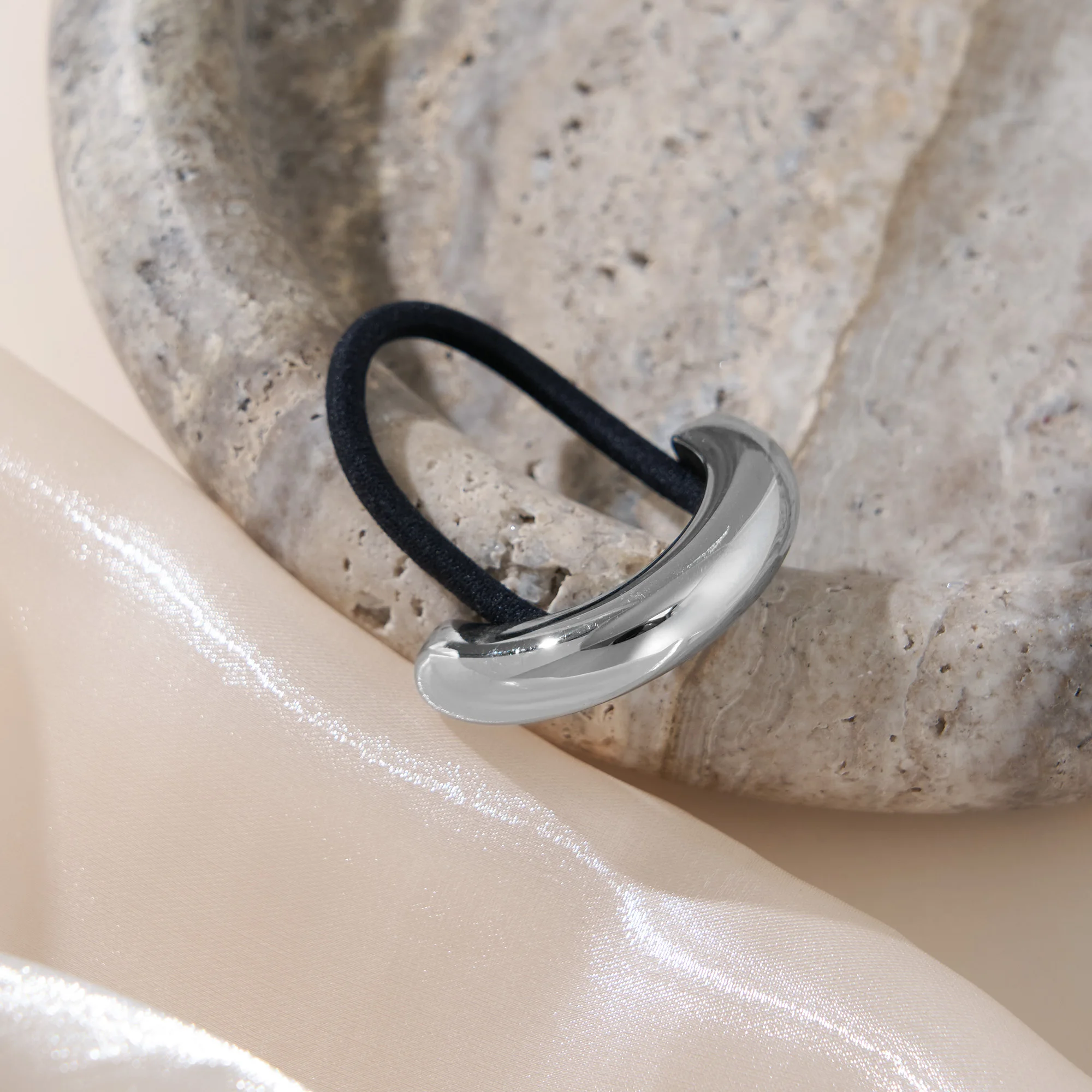 Dazan New HOT 18k Gold Plated Stainless Steel French Vintage High End Shine Half Moon Hair Accessories For Mom Gift City Jewelry