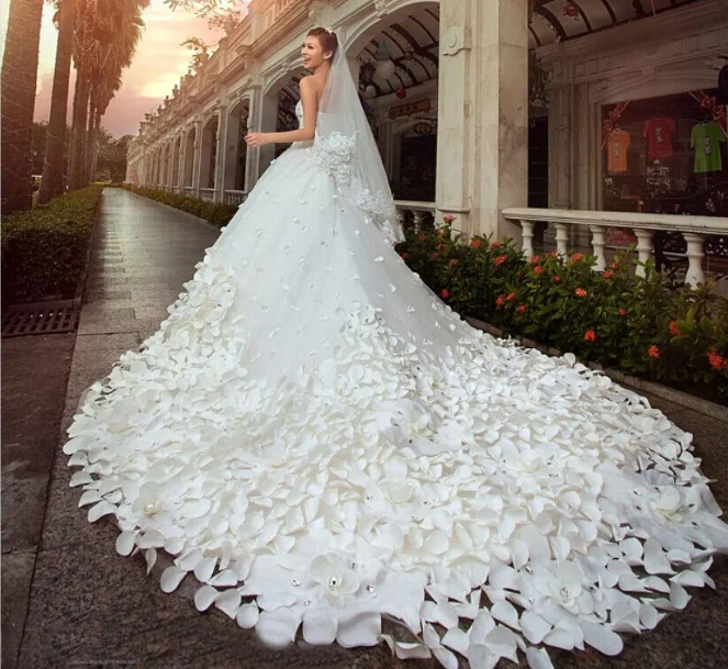 Handmade petal crystal wedding dress 2020 new wedding dress bride tube top 3M long tail