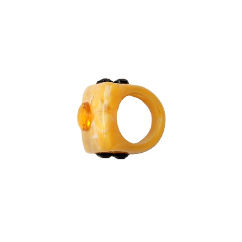 
Maxery Hot Design Yellow Resin Ring Jewelry Special Design Party Acrylic Resin Gift Rings for Party 
