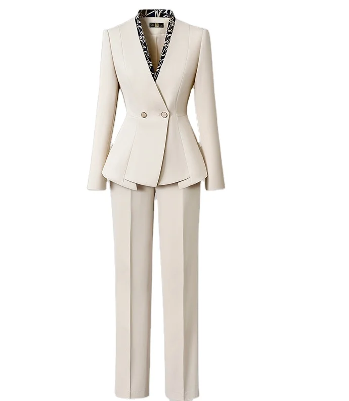 Floral collar white slim fit suit with long sleeves and trousers
