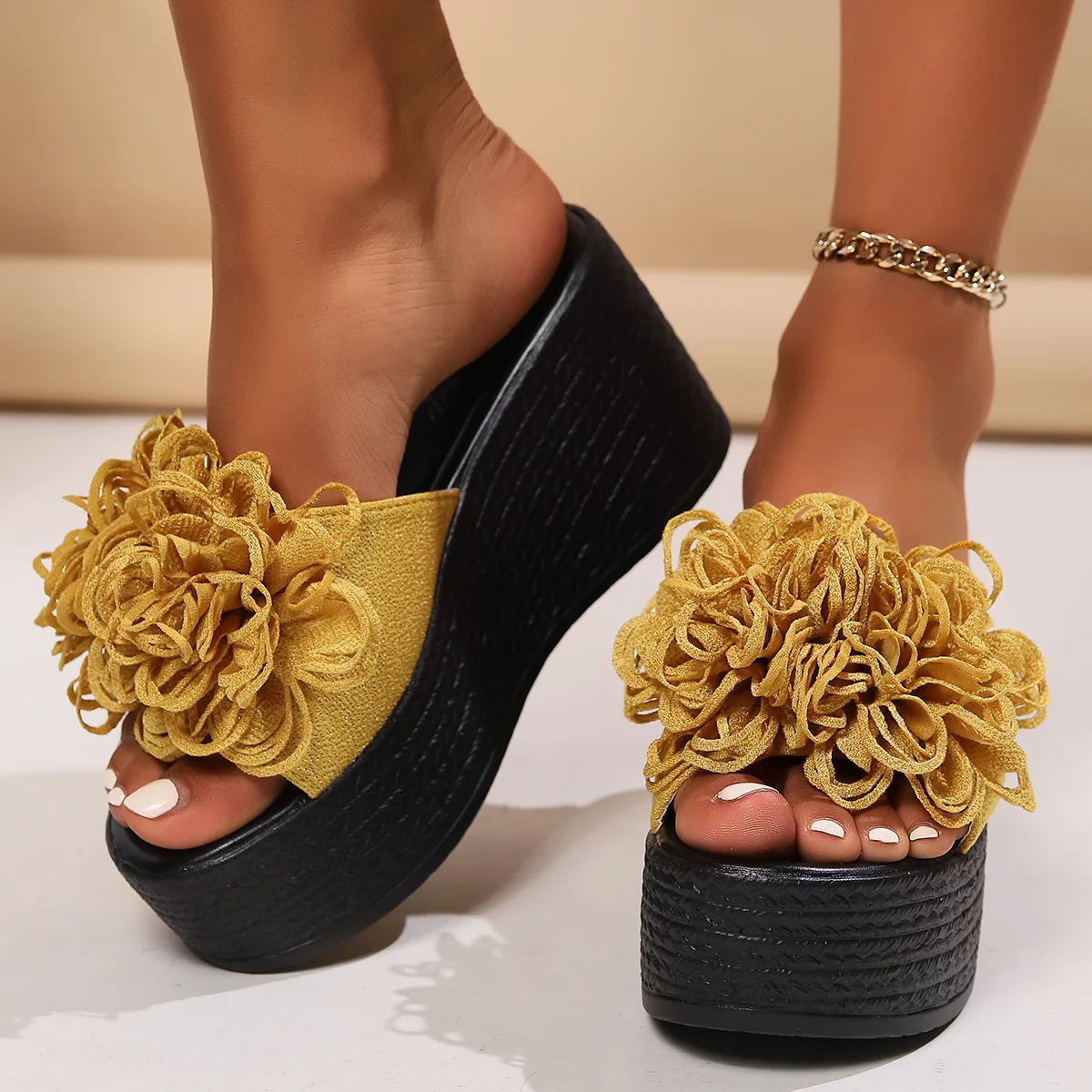 2024 Cross border New Pohe European and American Fish Mouth Slippers Large Beach Slippers Cool Slippers for Women