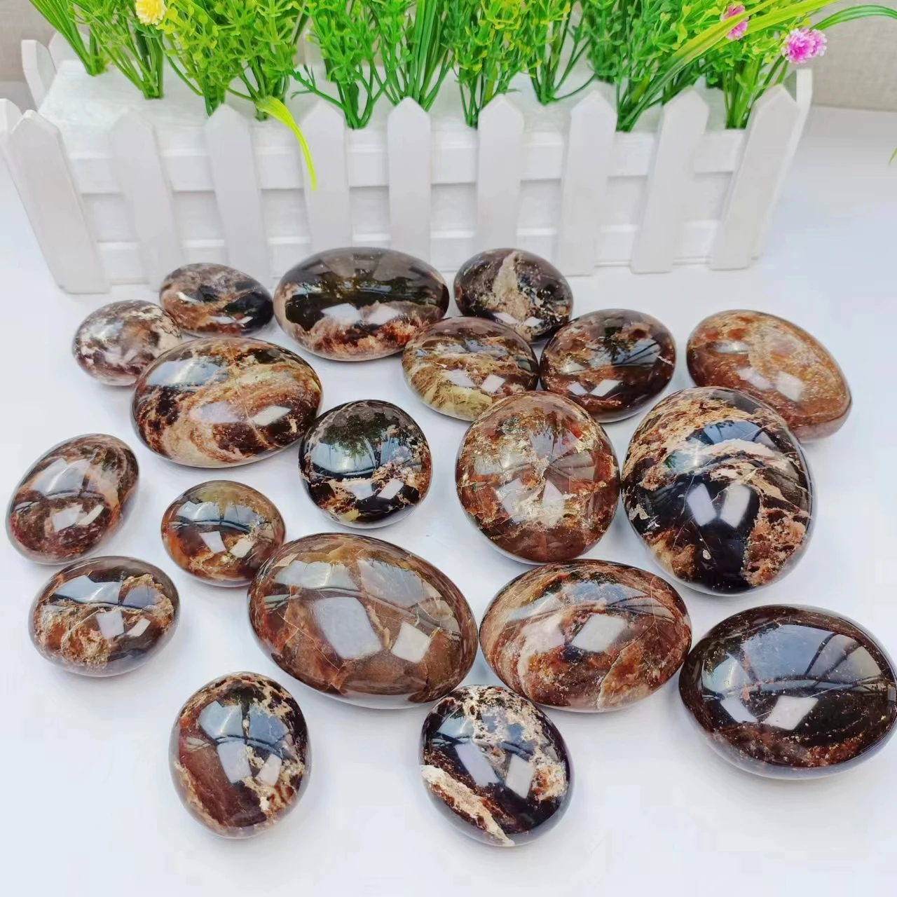 High Quality Hand Carved Natural Crystal Black Opal Palm Stone for Home Decoration