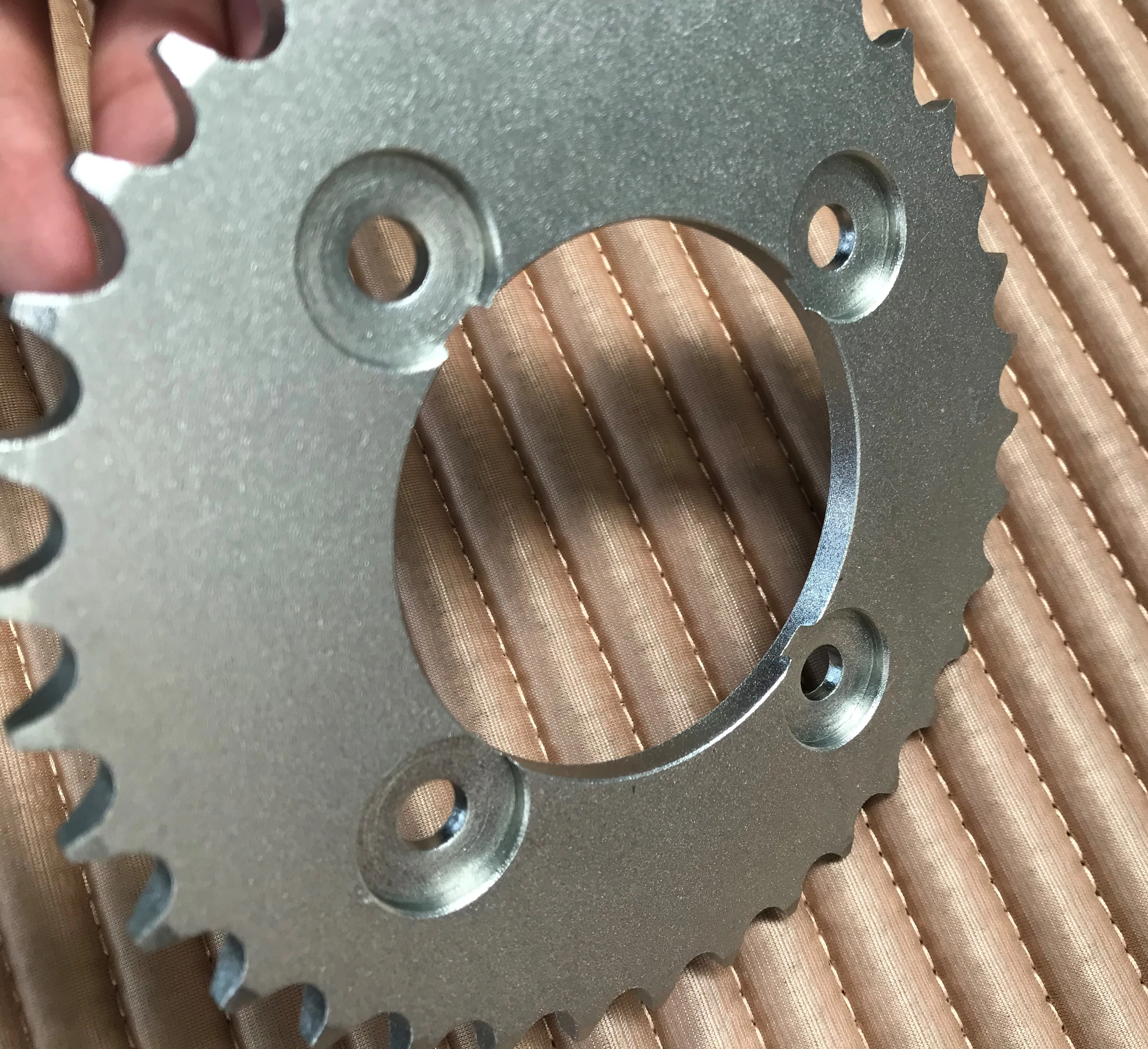 POP 100 (07-15) 35T motorcycle sprocket and chain sets OEM logo package