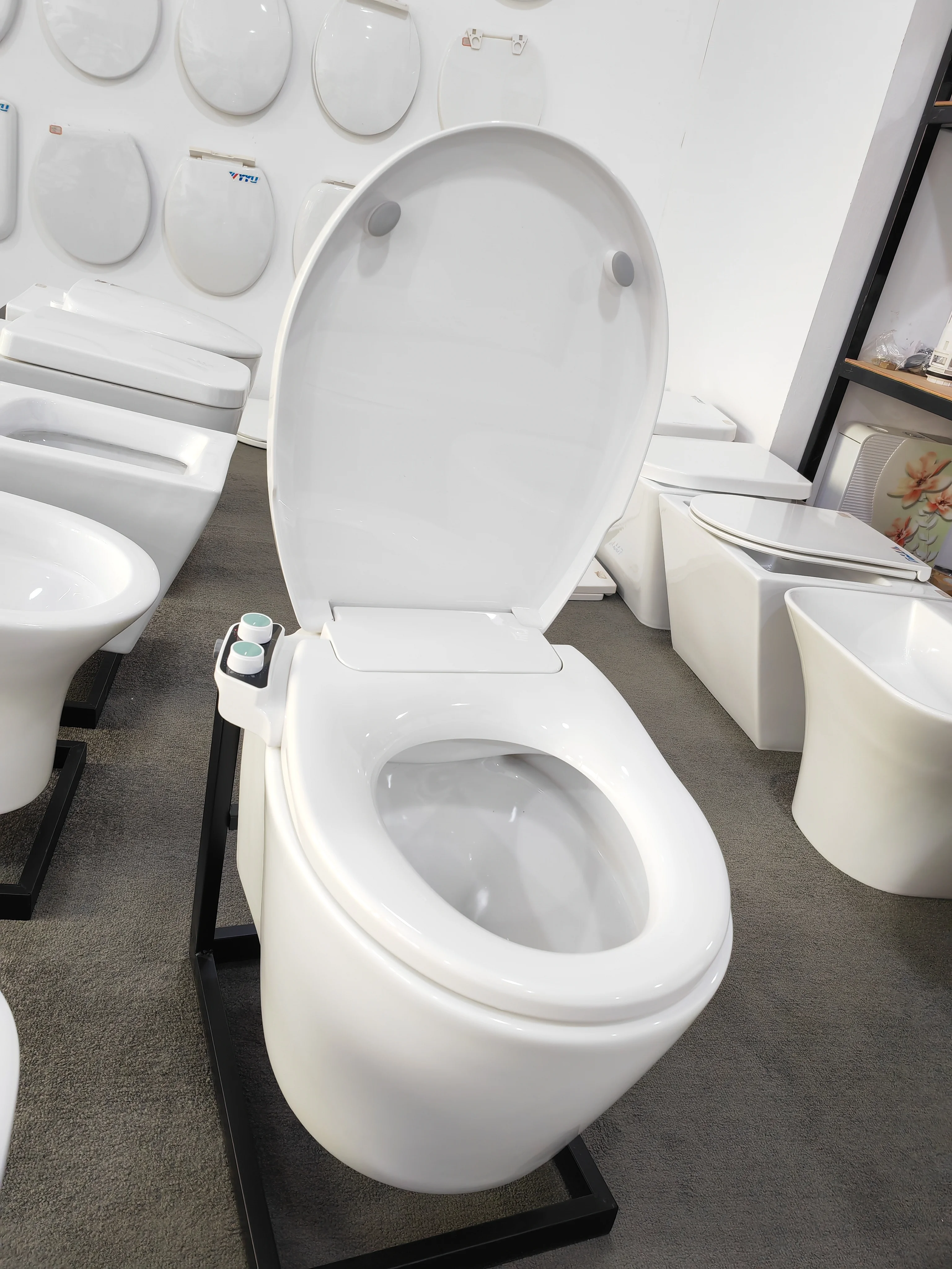 Round Shape Non Electric Automatic Self-Cleaning Nozzle Easy Installation Manual Bidet Toilet Seat For Bathroom