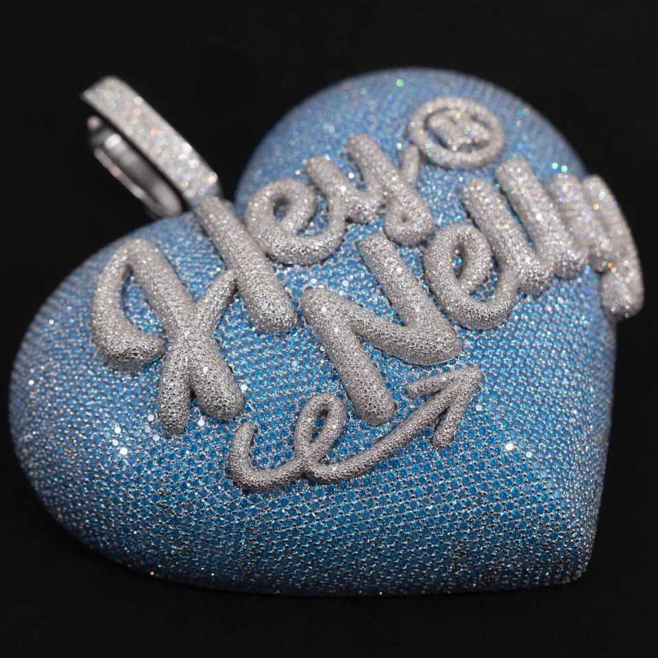 Лучший производитель ювелирных изделий, индивидуальный кулон из стерлингового серебра 925 пробы с муассанитом, бриллиантом, синим большим сердцем и надписью, с кубинской цепочкой