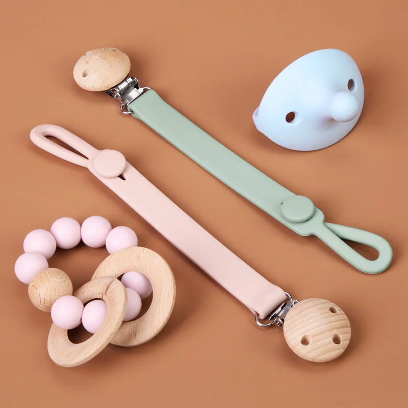 Wholesale Wooden Kids Beads Teething Pacifier Clip Case Holder Silicone Baby Chain Pacifier Clip