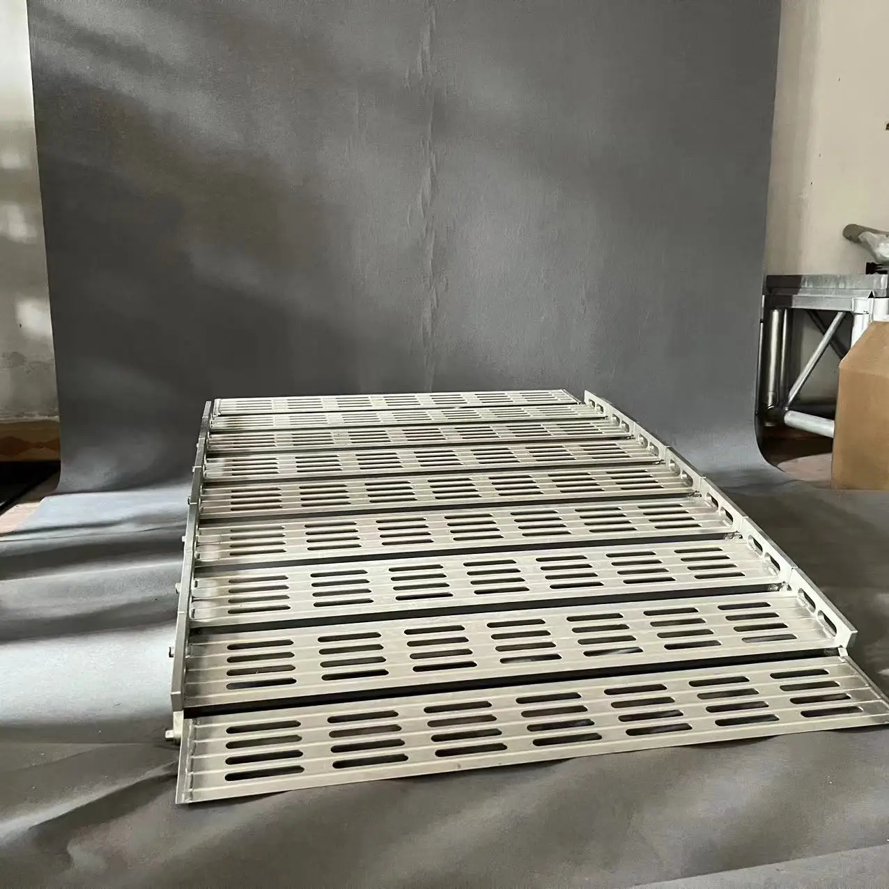 Customized Durable Heavy Duty Aluminum Folding Ladder TU-V Certified Stages for Loading and Unloading Heavy Duty Ramp