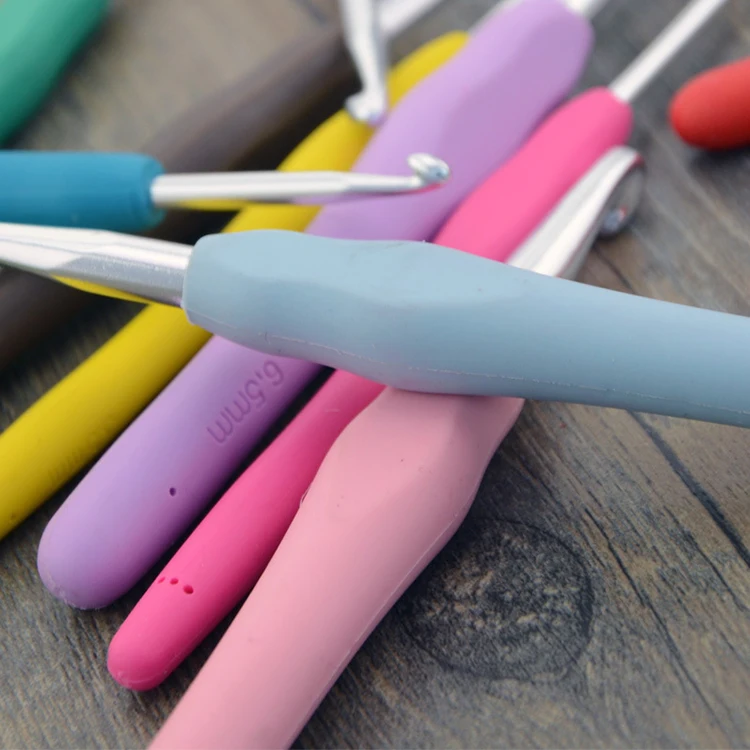 11PCs/set Knitting Needles TPR Soft Rubber Handle Aluminum Crochet Hooks for Knit DIY Craft Loom Tool Weaving Kit Plait