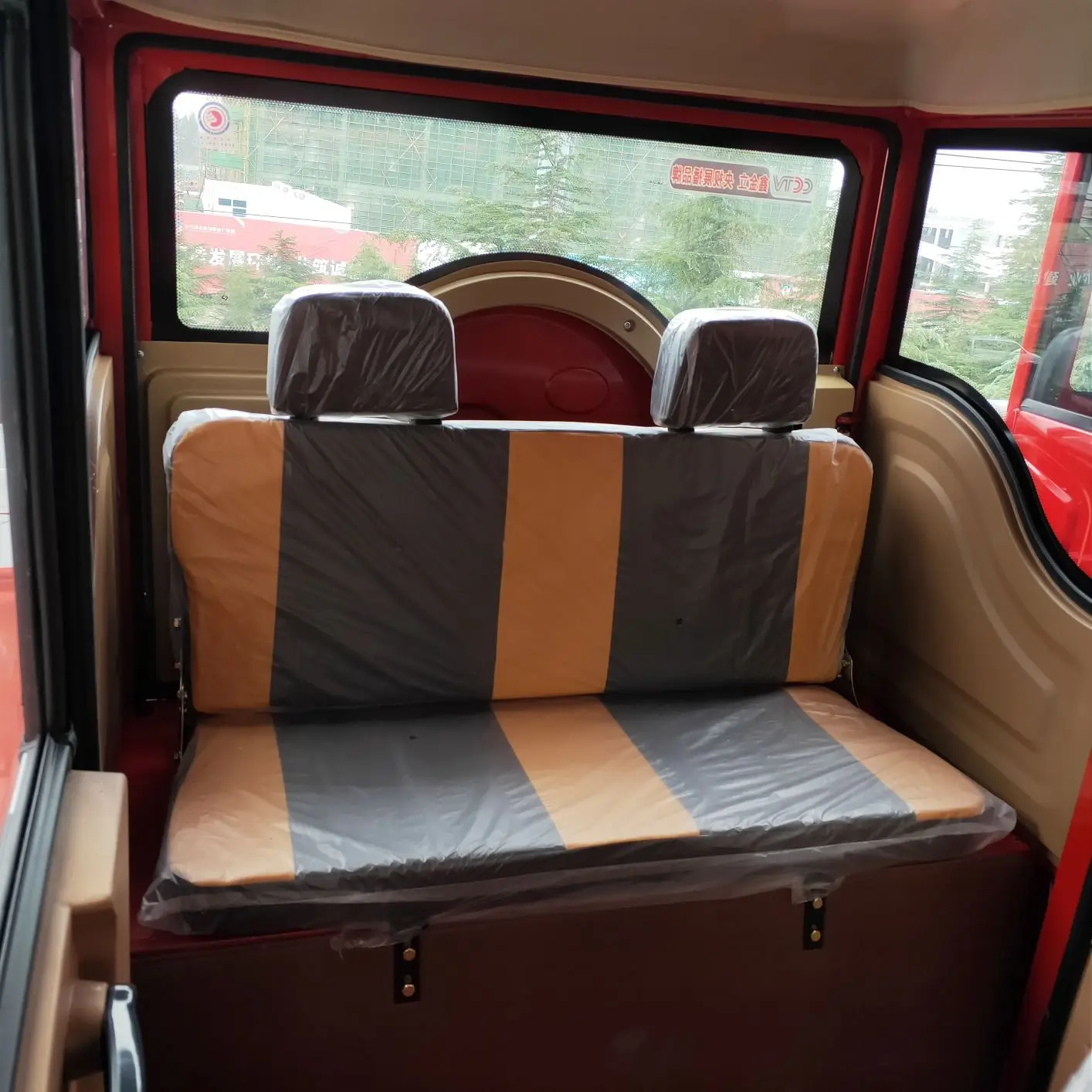 Low-Priced 48v 60v 72v Passenger Closed Electric Tricycles with 800w 1000w 1200w 1500w 2000w High Power Options Available
