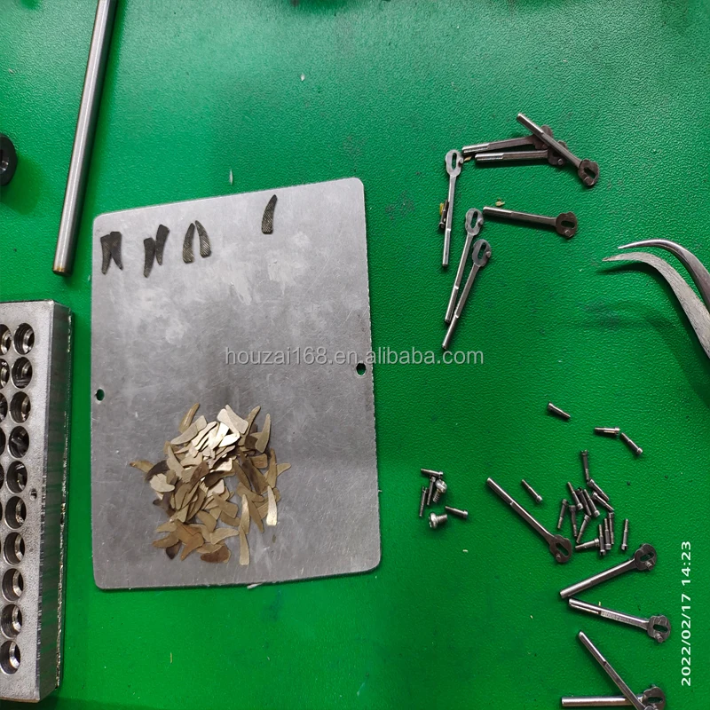 endoscopic Titanium Pistol Handle Needle Holder, 33cm, Curved Right Jaw