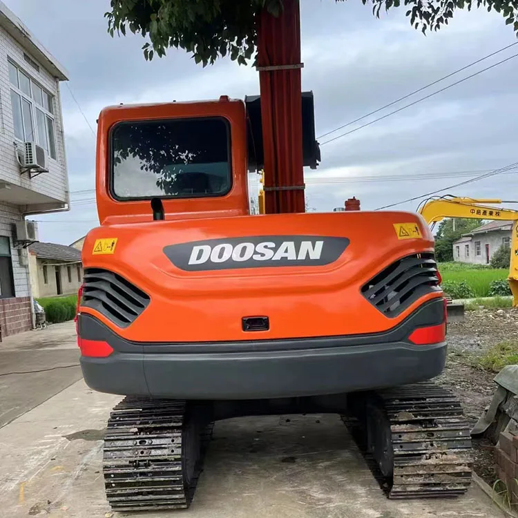 Hot Sale Used Doosan Dx75 Small 7.5t Hydraulic Excavator South Korea for Sale DX75 mini excavator