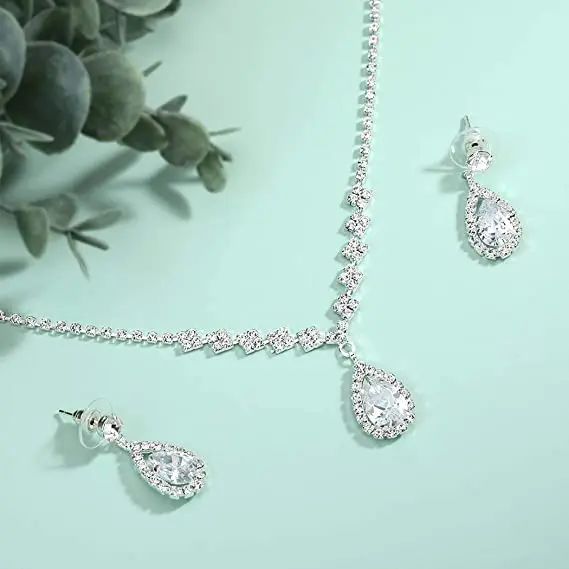 Bride Silver Necklace Earrings Set Crystal Bridal Wedding Jewelry Sets Rhinestone Choker Necklace Jewelry for Women and Girls