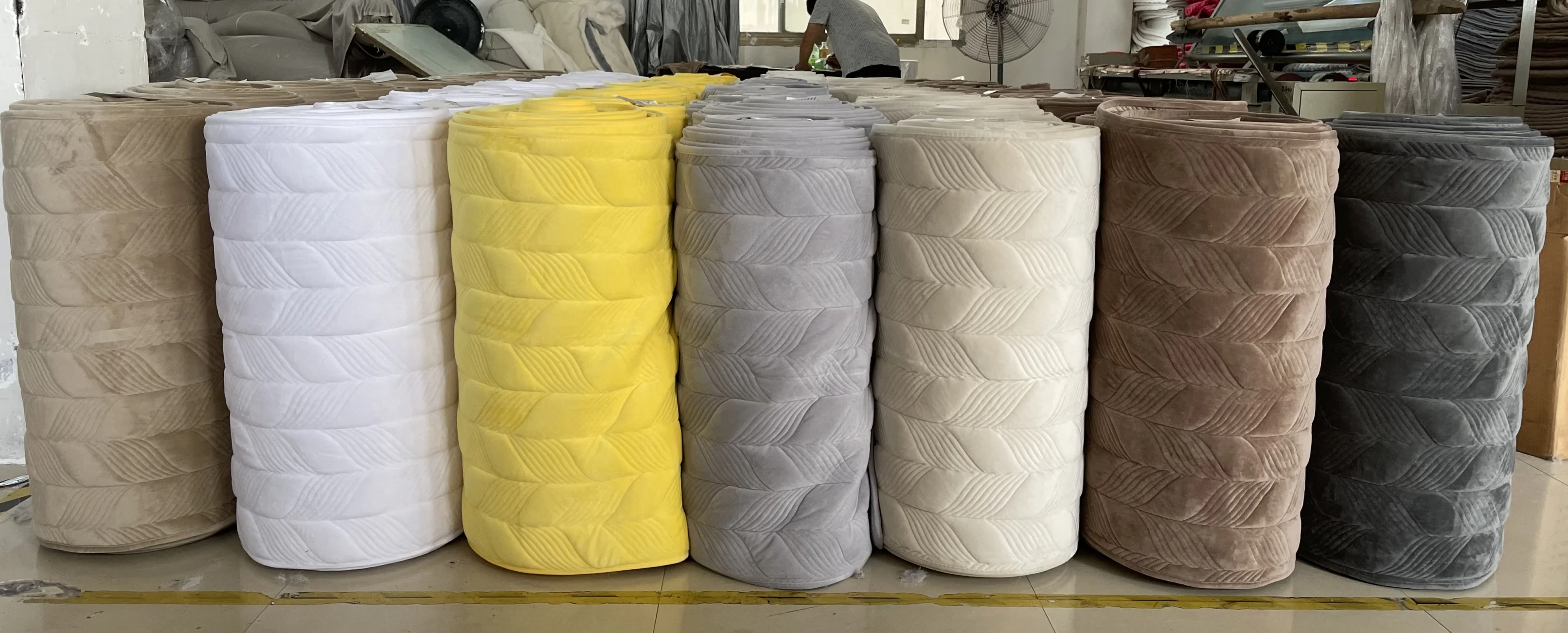 Wholesale European Market 70 cm Rolled Sofa Covers Quilted With Flannel Velvet Holland Chenile Fleece Faux Rabbit Fur Fabrics