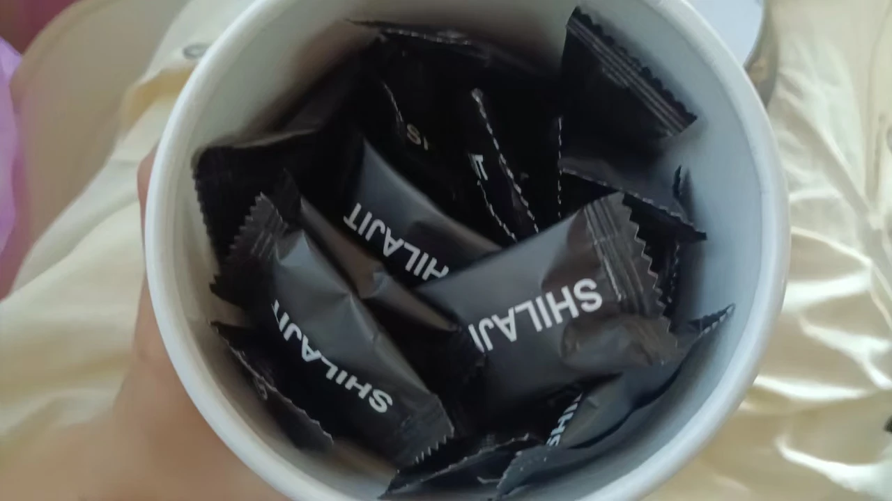 OEM Shilajit Gummies: гималайские мармеладки с гокшурой черными мюсли и Ашвагандха для здоровья почек иммунитета мозга сердца