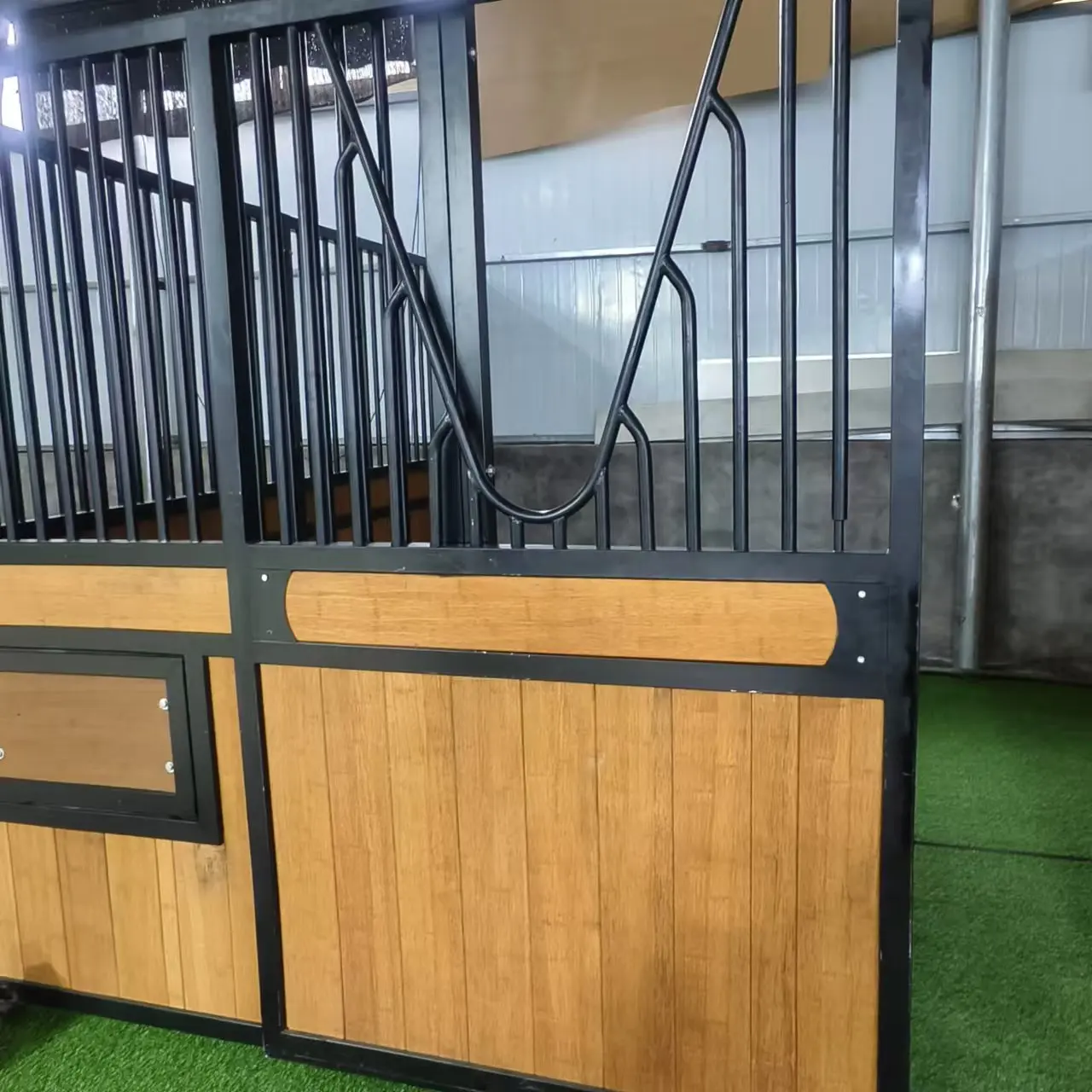 Wholesale Customizable High Grade Portable Horse Stable Mobile Galvanised Horse Equipement Cheval Stable