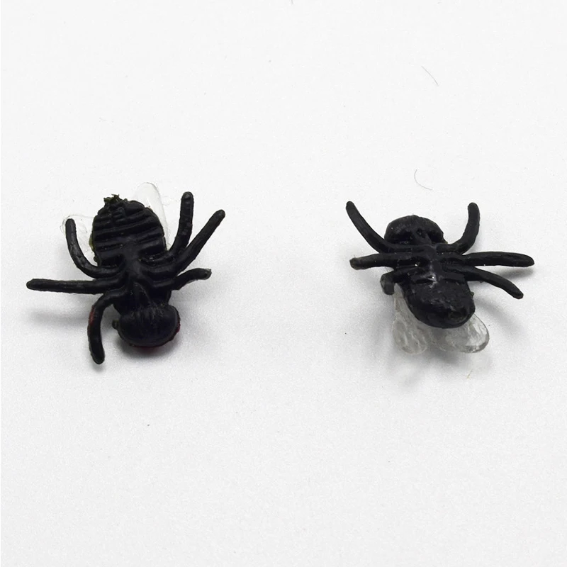 fun toy fly realistic insect toy scary disgusting joke April Fools Day prank toy props