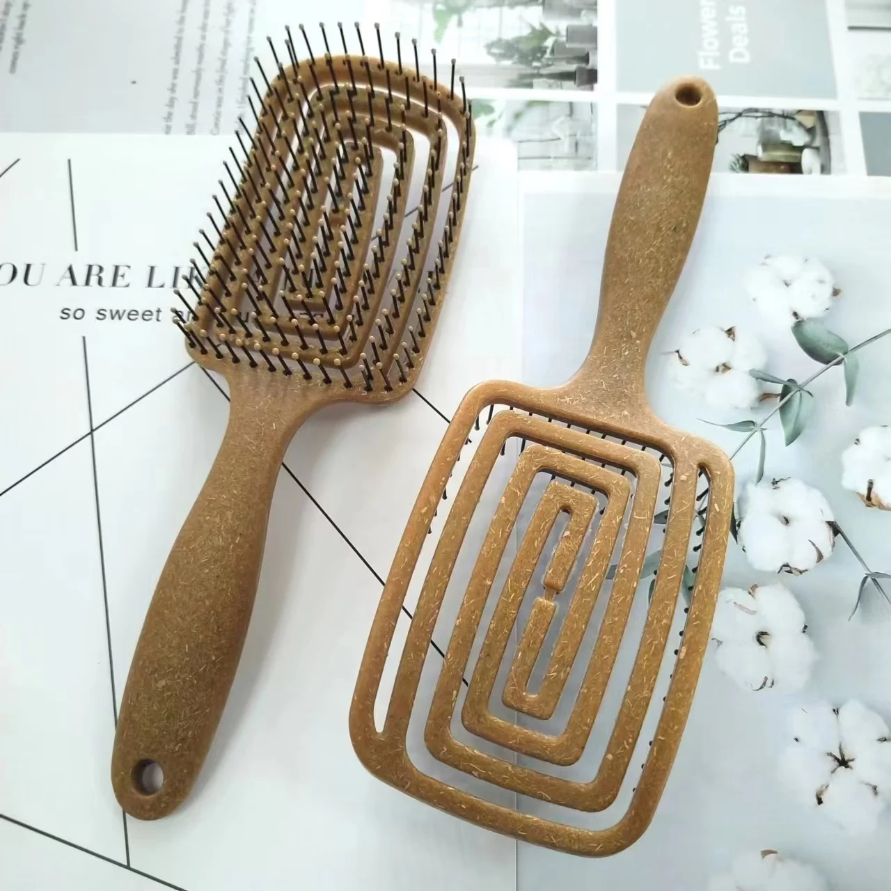 Hot sell self-cleaning  hair brush cleaning tools  for salon hairdressing styling tools  eco friendly