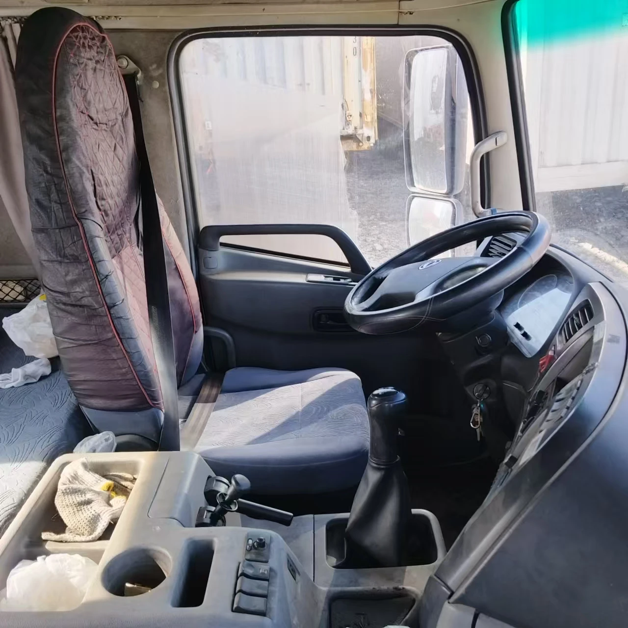 Трактор Dongfeng для тяжелых полуприцепов двигатель марки Cummins Yuchai 245 ~ 560 лошадиных сил