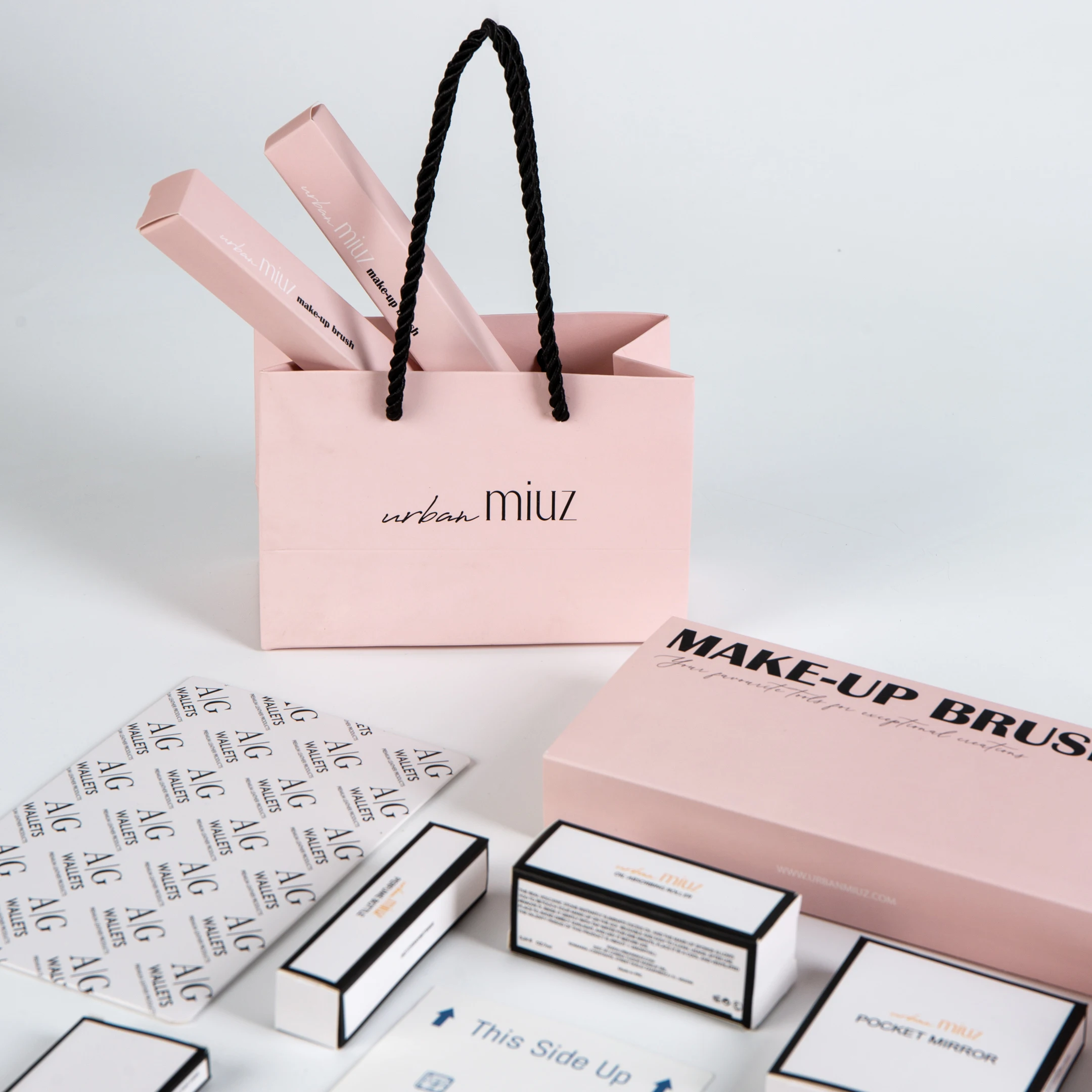 Custom Small Luxury Cosmetic Recycled Color  Make Up Printing Logo Shipping Mailer Packaging Paper Box