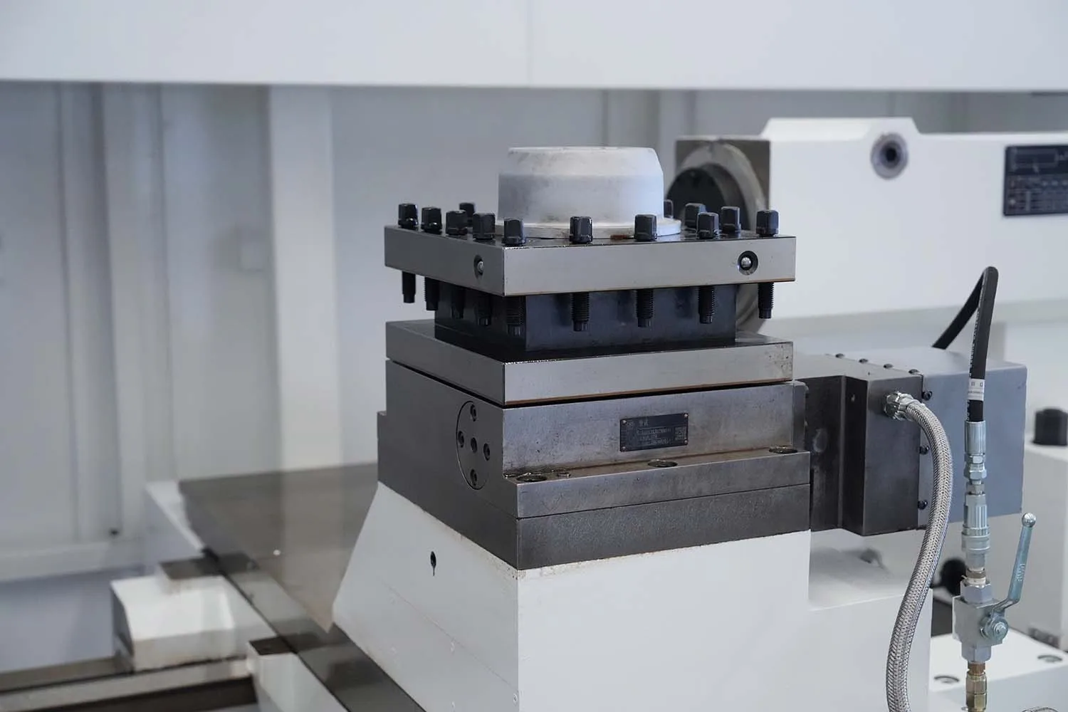 GT DMTG CK61125M Horizontal Flat Bed Multi Functional Lathe Turning And Milling Cnc Turning Center 3 Axis Machine  Torno Cnc