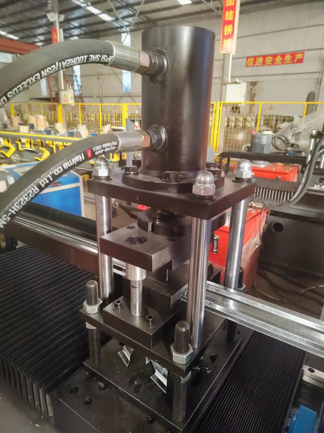 High Speed  Steel Frame  Fence Shape Forming  Machine