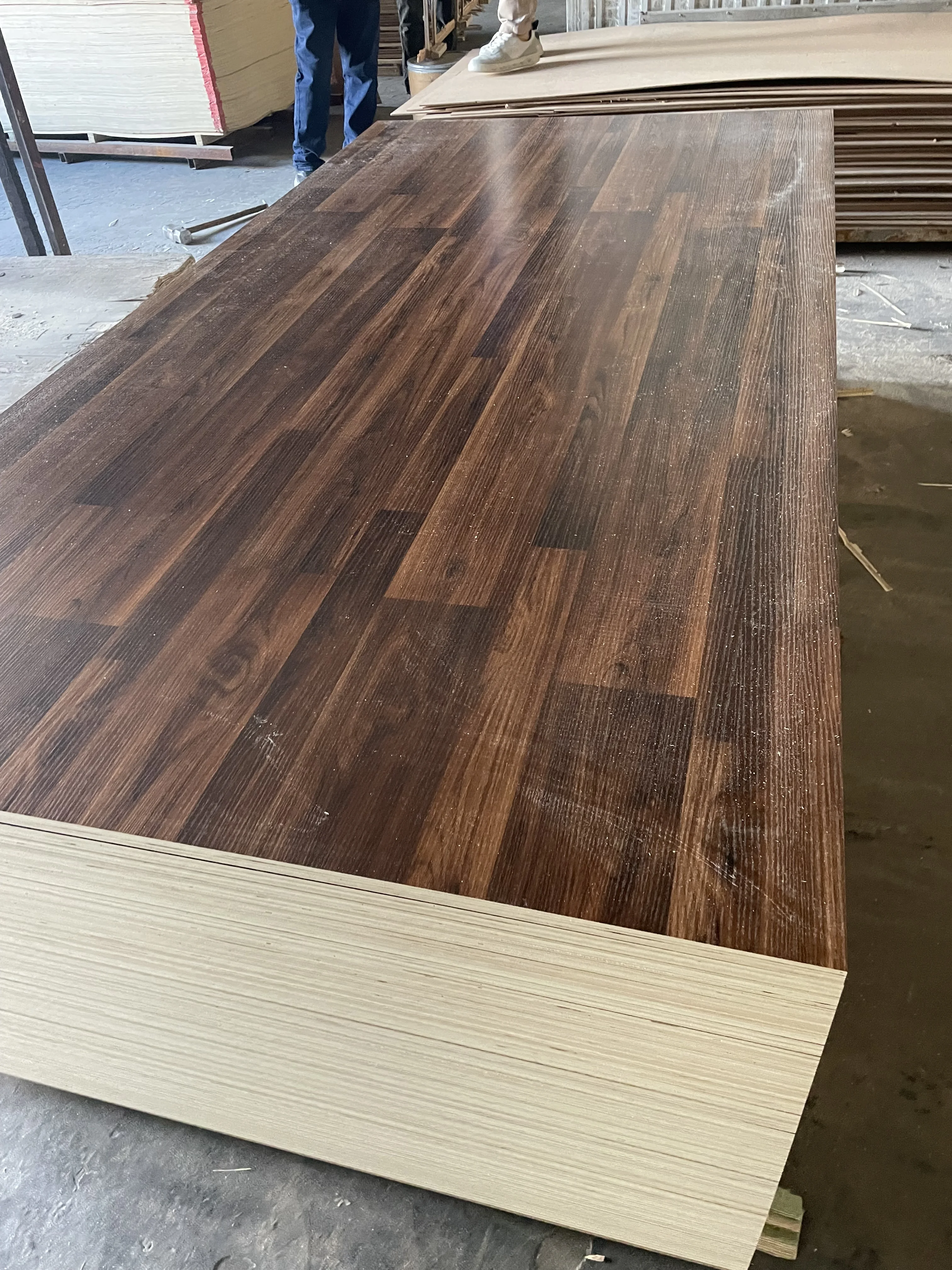 High Quality Plywood 18mm Marine White/wood Grain Melamine Plywood For Kitchen Cabinet Furniture Made In China