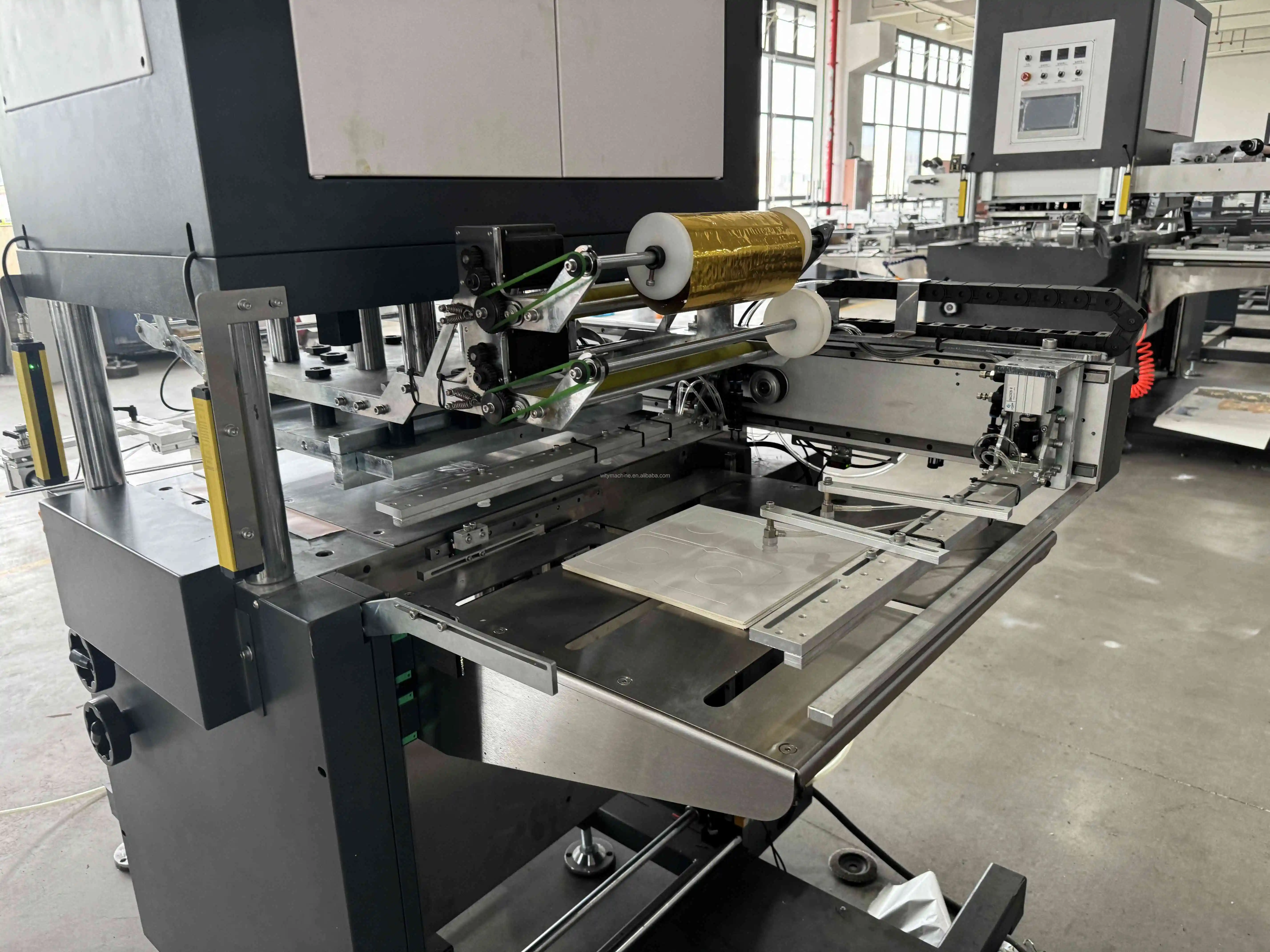 Automatic Die Cutting Machine for Grey Board Cardboard Papers Automatic Foil Stamping Machine