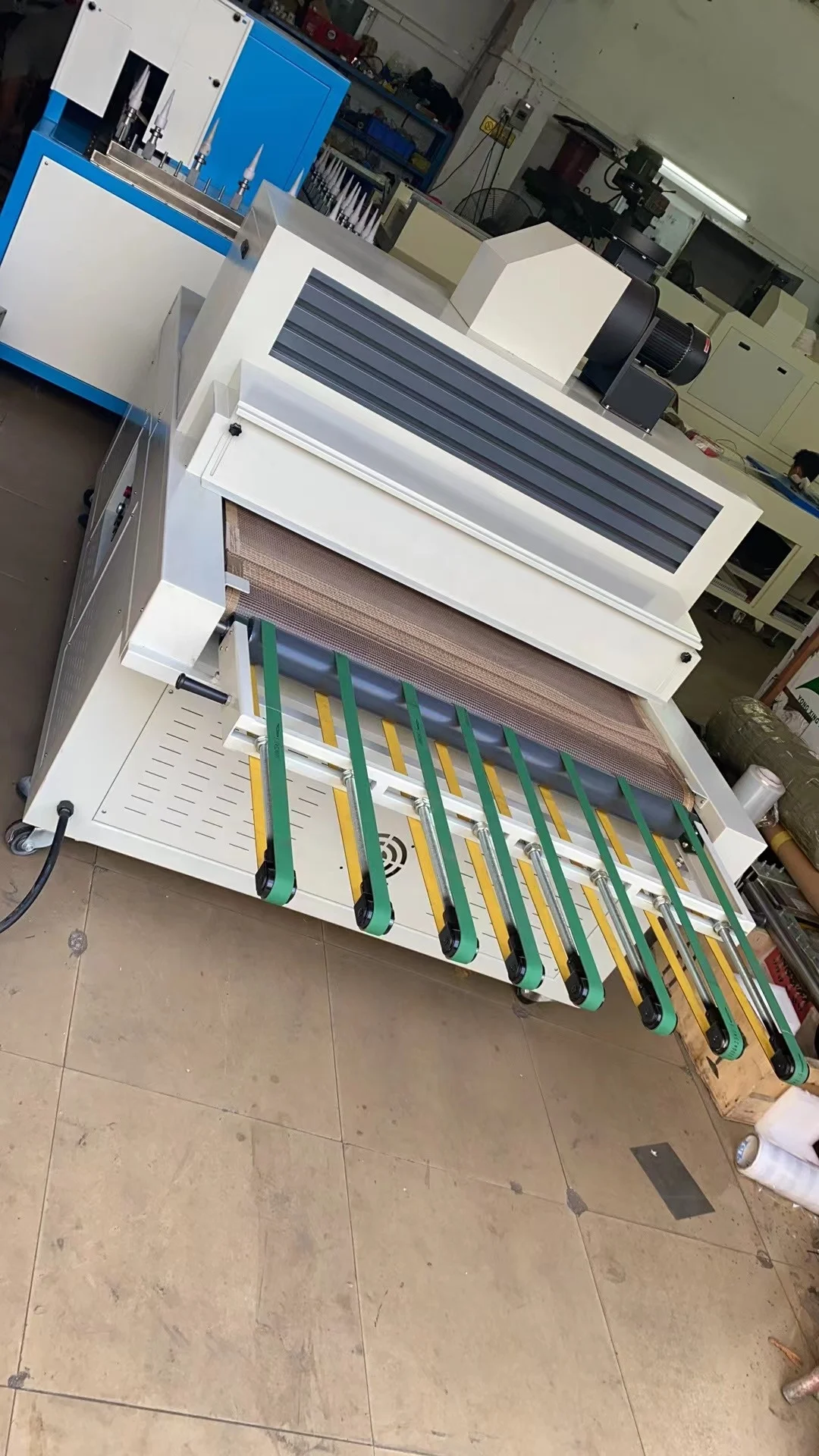 ECO CE certificate desktop uv coating machine Good Performance uv curing spot uv coating machine