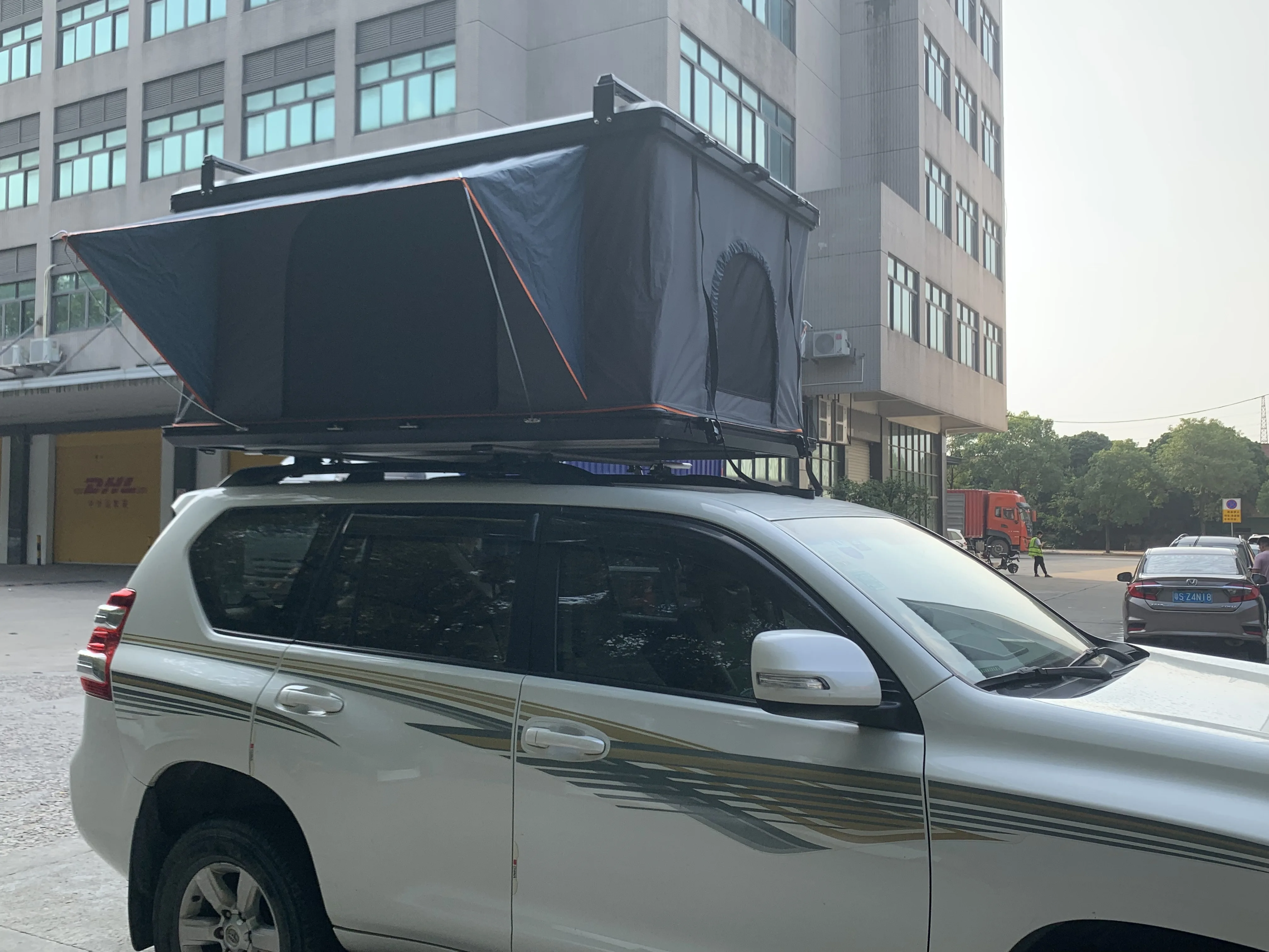 Hot sale Geertop Semi-automatic hydraulic straight support Quick Pitch Roof Top Tent