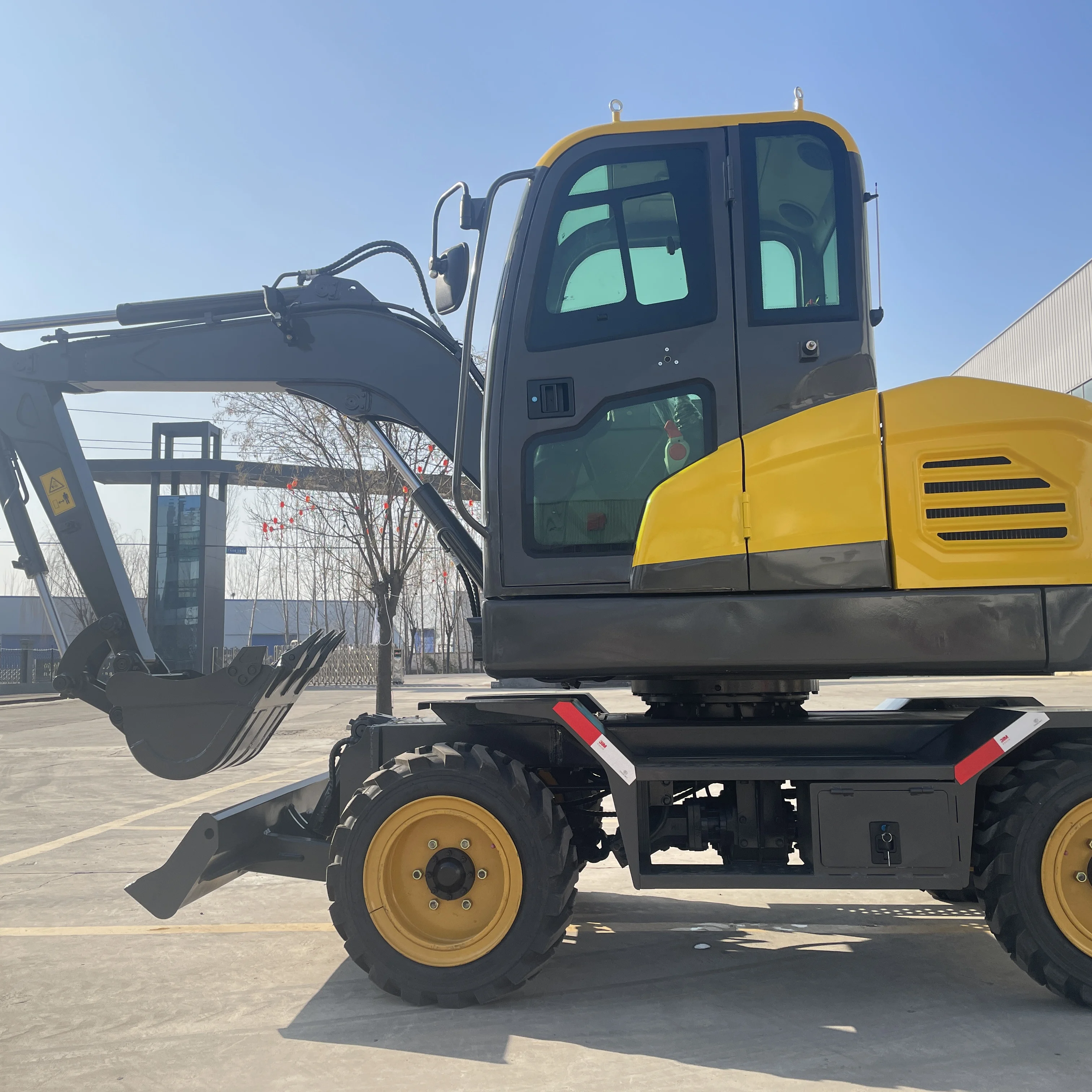 Free shipping EPA EURO 5 Excavators 2 tons farm used wheel excavators for sale