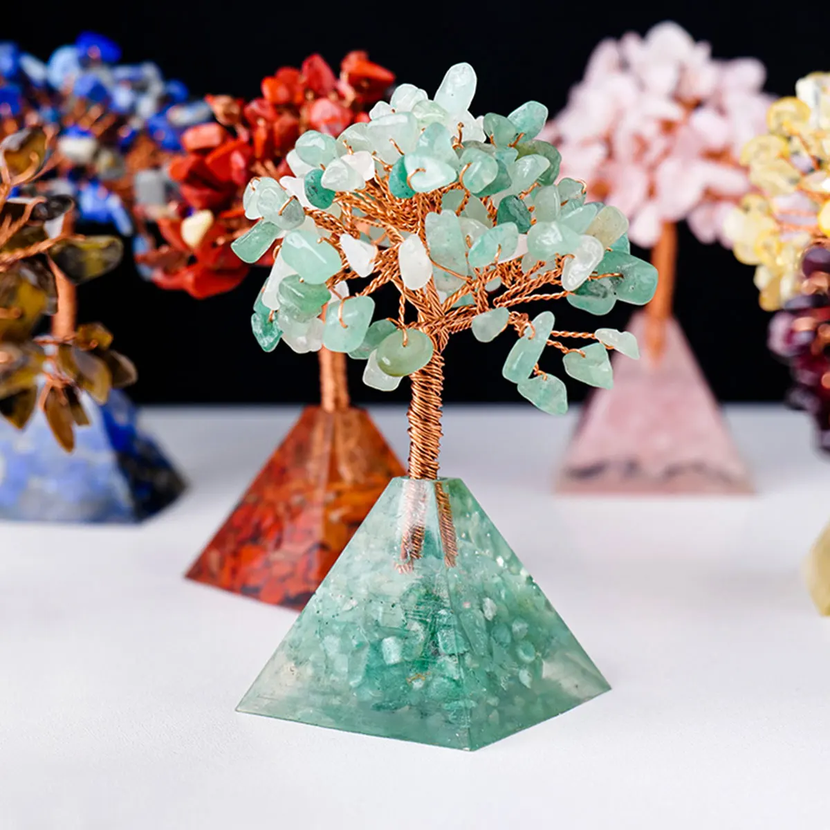 Wholesale Natural Energy Crystal Tree Gemstone Pyramid Base Chip Crystal Stone Tree Of Life Home Decoration