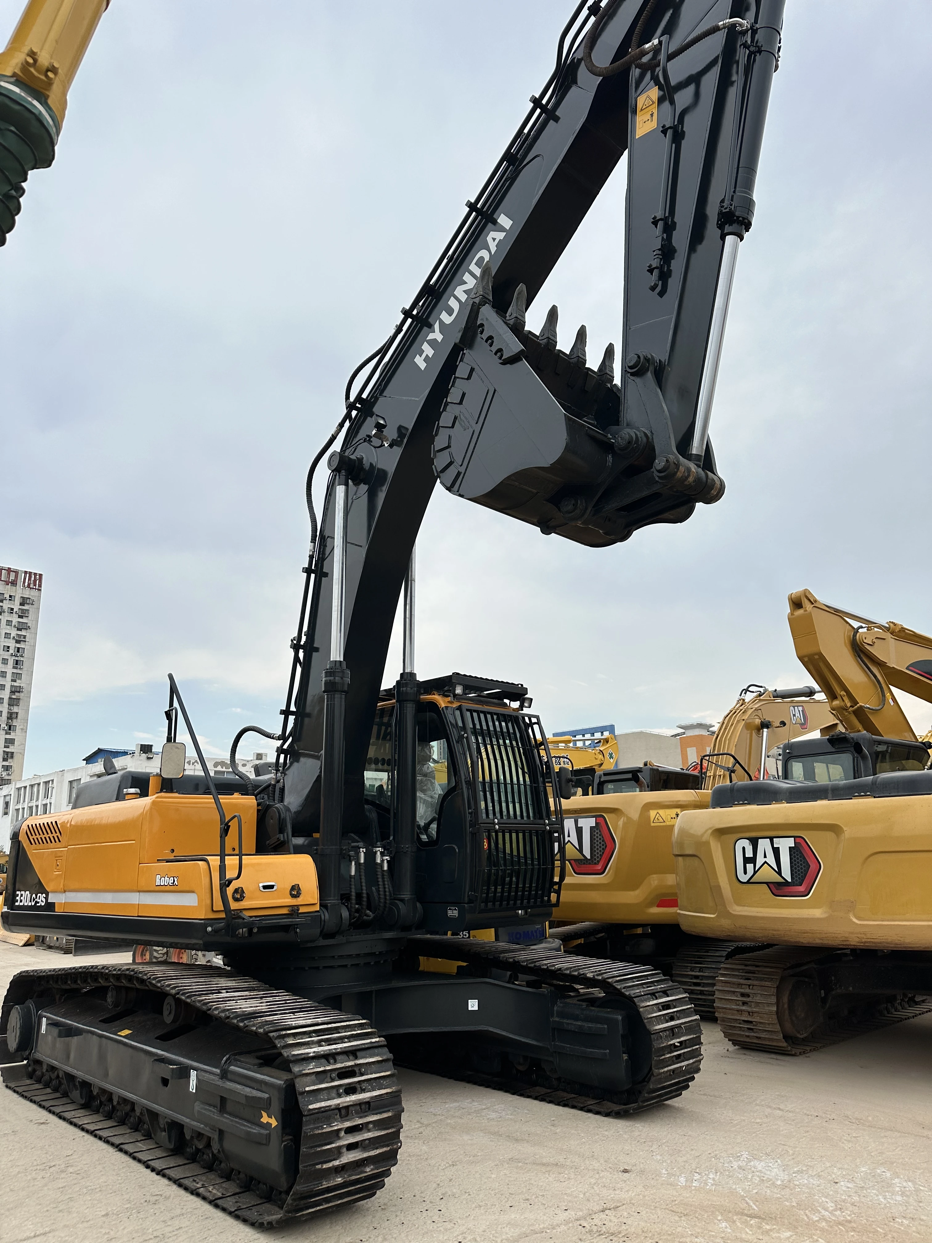 Hot sale Used Hyundai R330LC-9S excavator Cheap Used hyundai 330 305 220 Excavator for sale