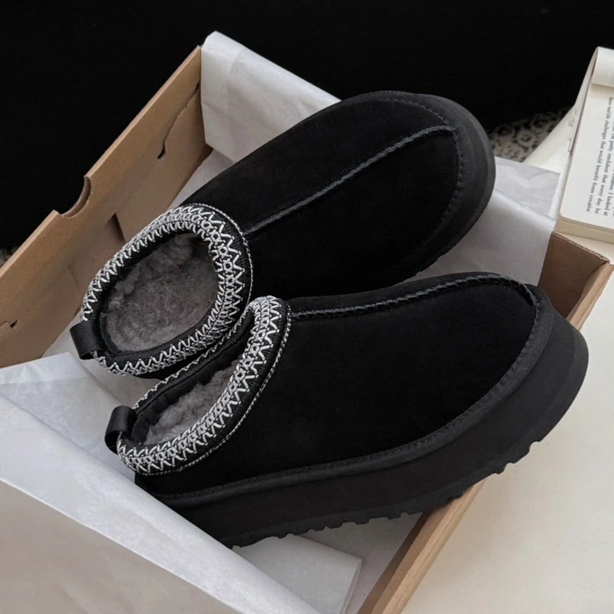 Classic Ankle Boots for Women and Men Luxury Wool Sheepskin Slippers with Fur Insole Snow Winter Boot Design