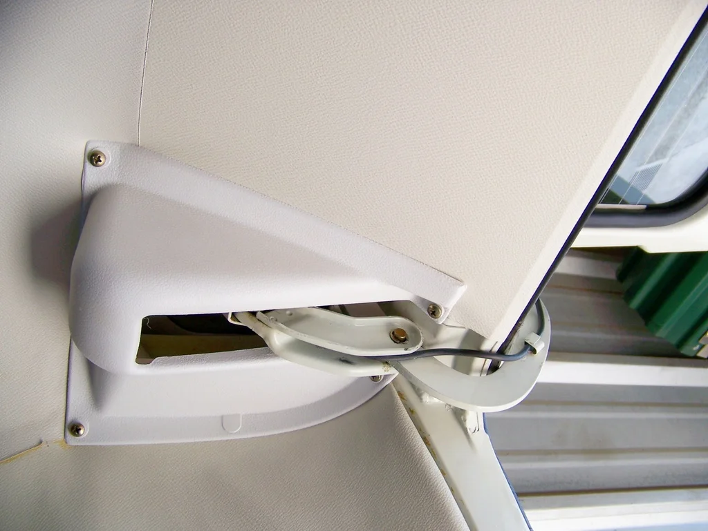 Крышка шарнира заднего люка совместимая с байонетом автомобиля VW типа 2 1968-1979