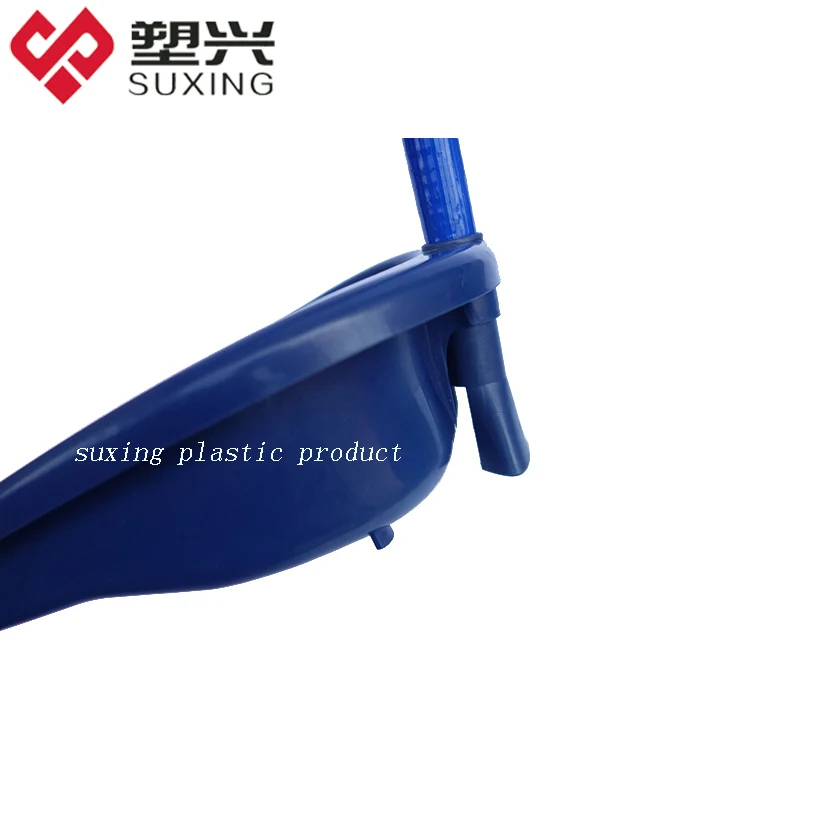 South America Good Selling Plastic Dustpan with Wooden Stick