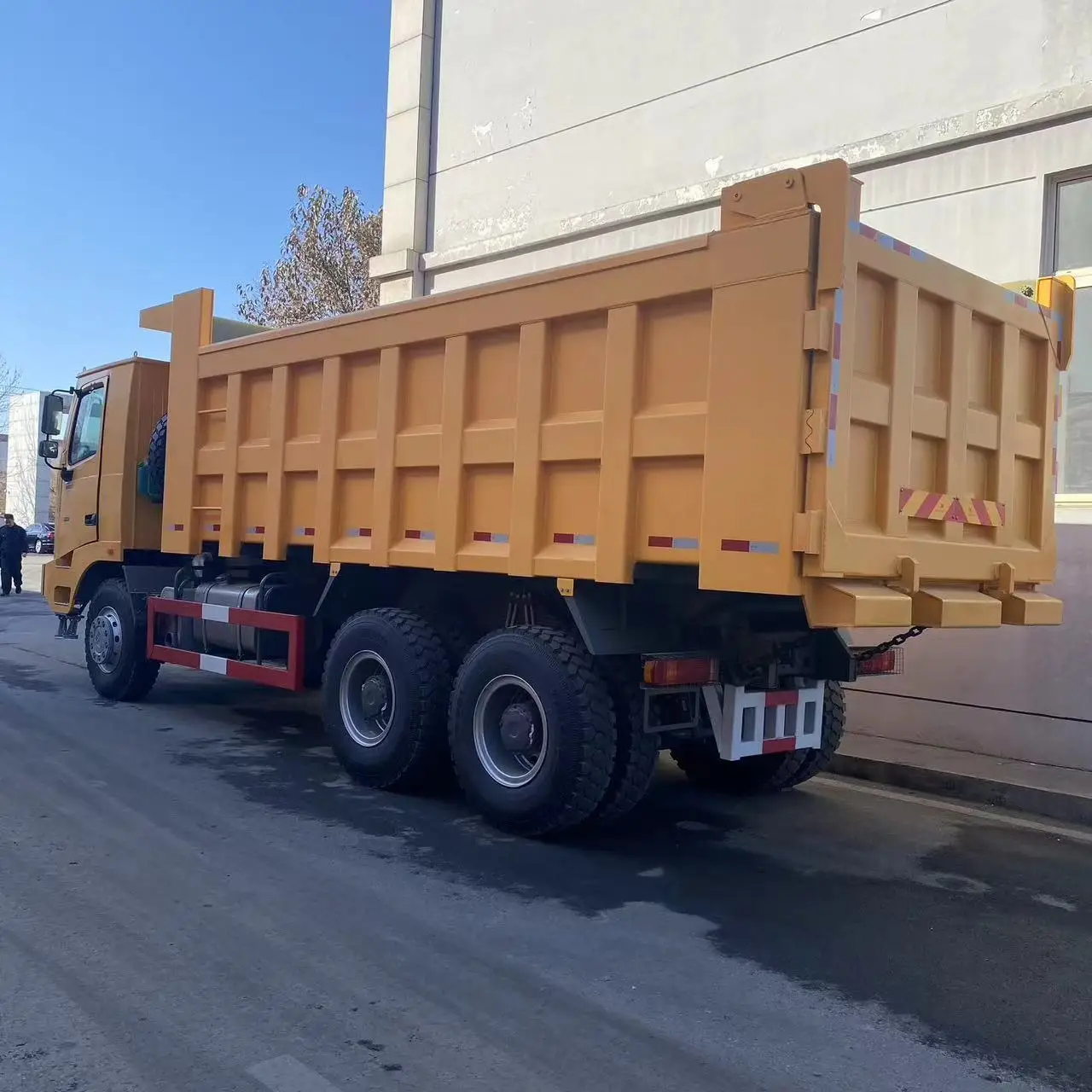 China Made New 10 Wheels 80 Ton Howo Mining Dump Truck